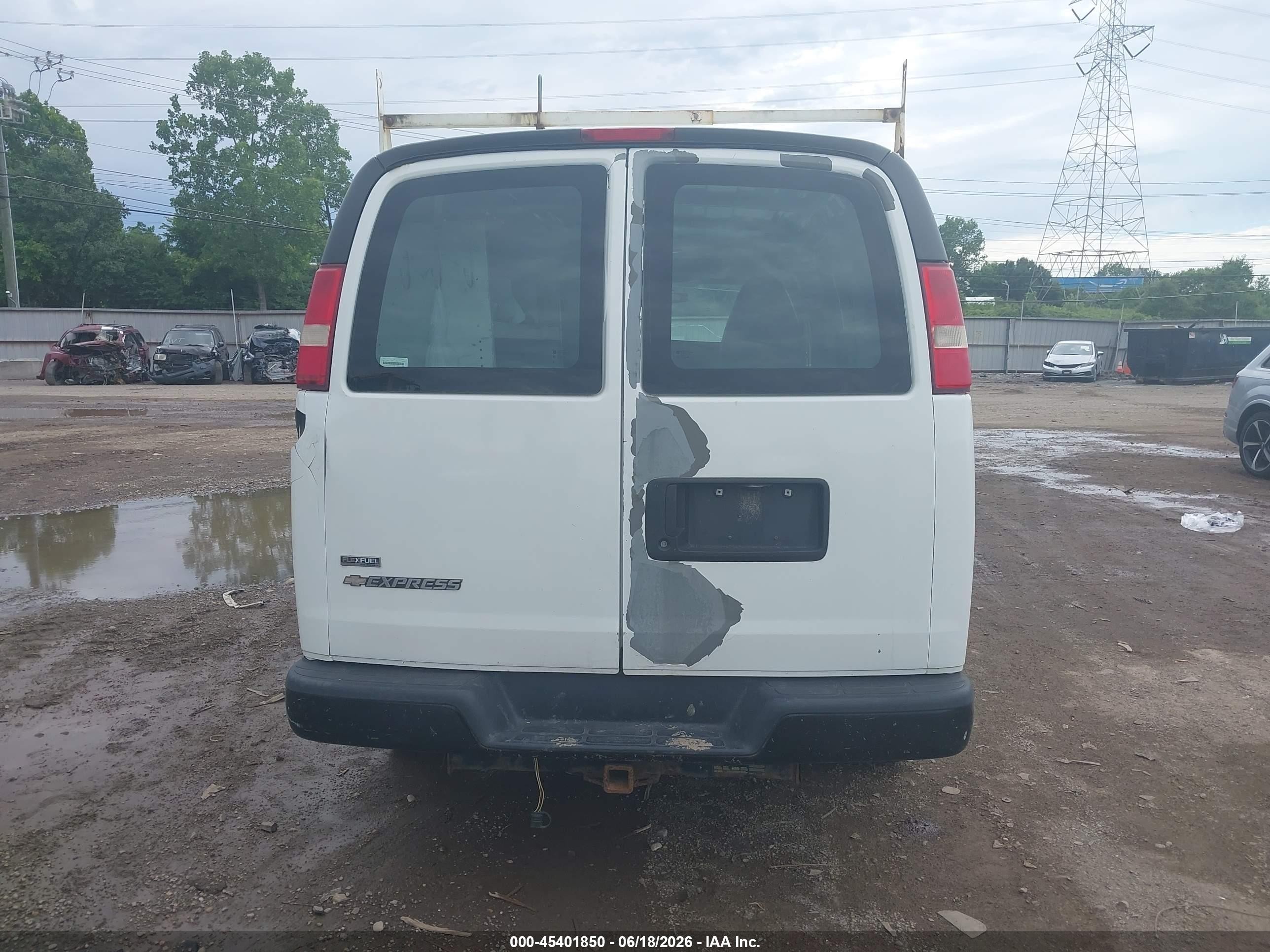 2010 Chevrolet Express 2500 Work Van White vin: 1GCZGFDA0A1113130