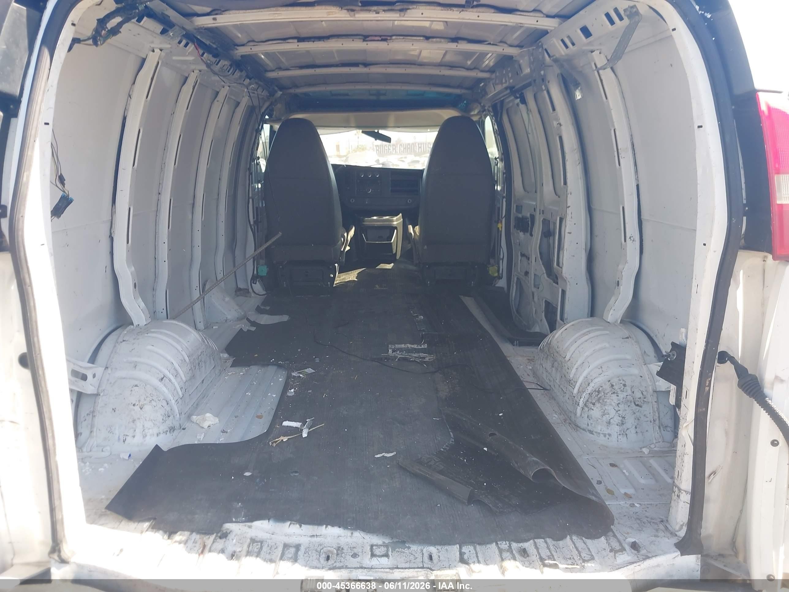 2010 Chevrolet Express 2500 Work Van Белый vin: 1GCZGFDA1A1124122