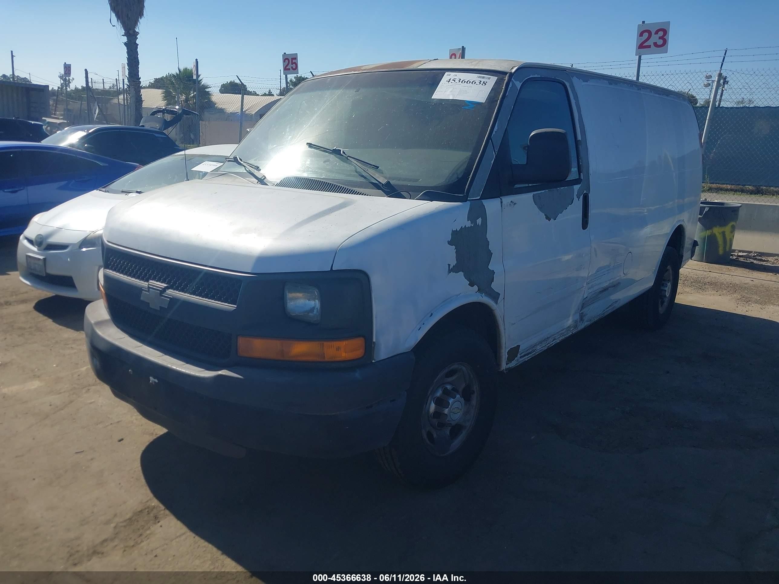 2010 Chevrolet Express 2500 Work Van Белый vin: 1GCZGFDA1A1124122