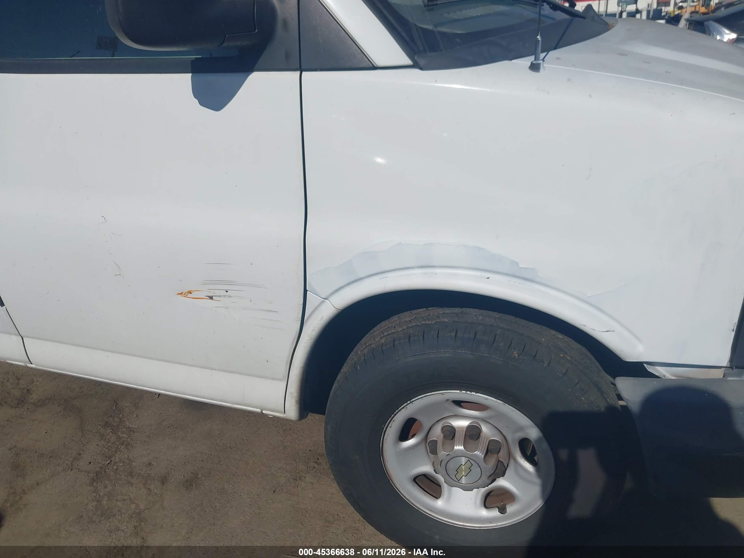 2010 Chevrolet Express 2500 Work Van Белый vin: 1GCZGFDA1A1124122