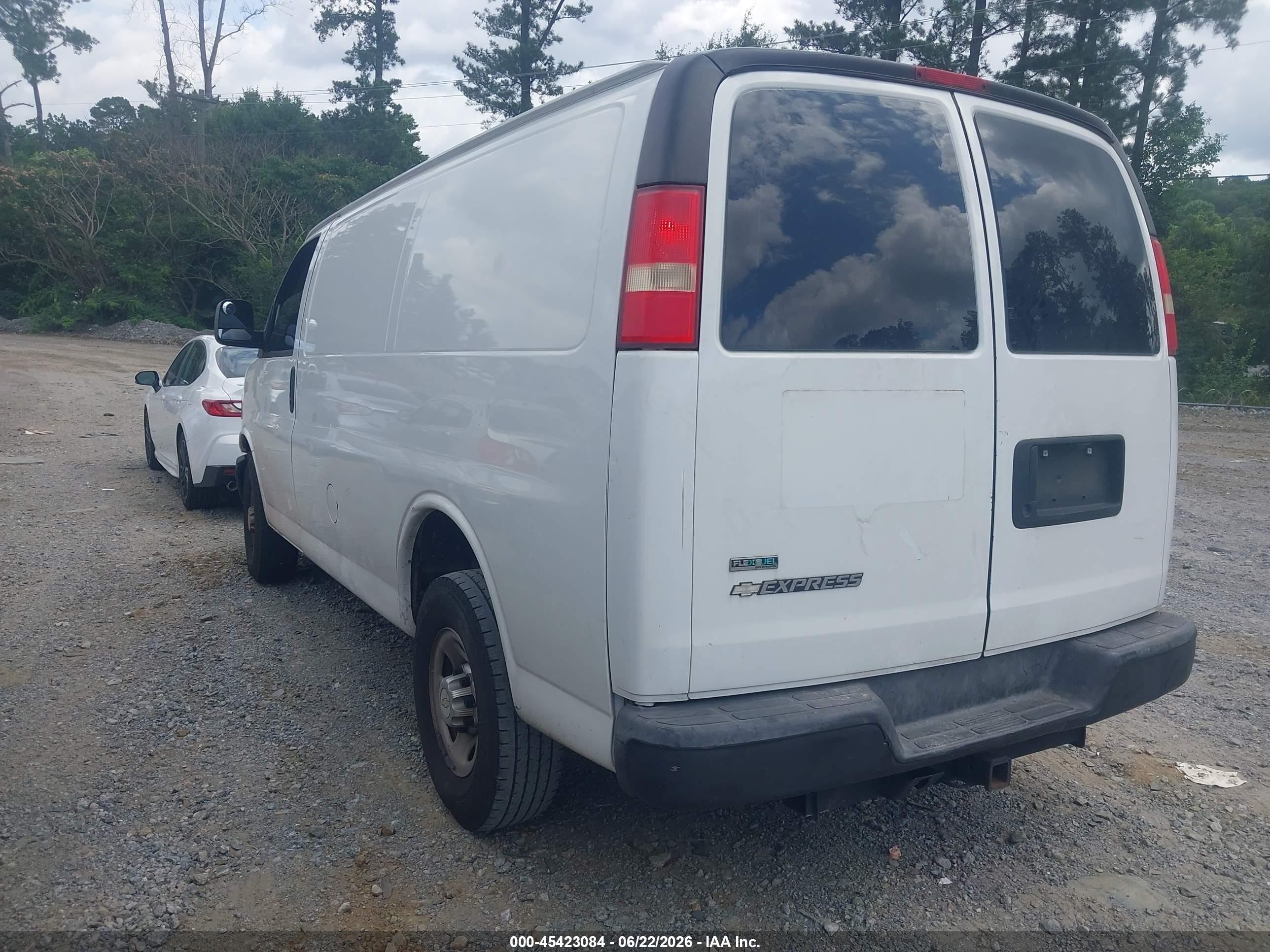2010 Chevrolet Express 2500 Work Van White vin: 1GCZGFDA8A1160292