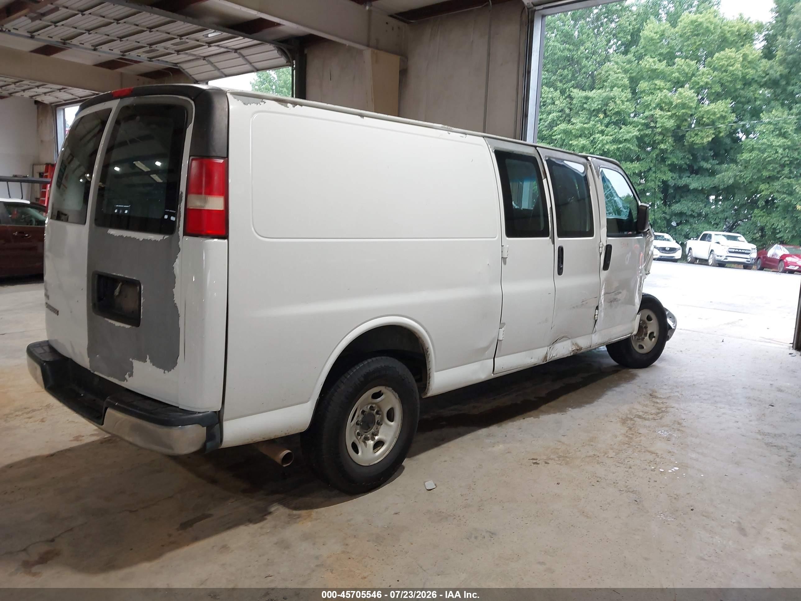 2010 Chevrolet Express 2500 Work Van White vin: 1GCZGGAAXA1183101