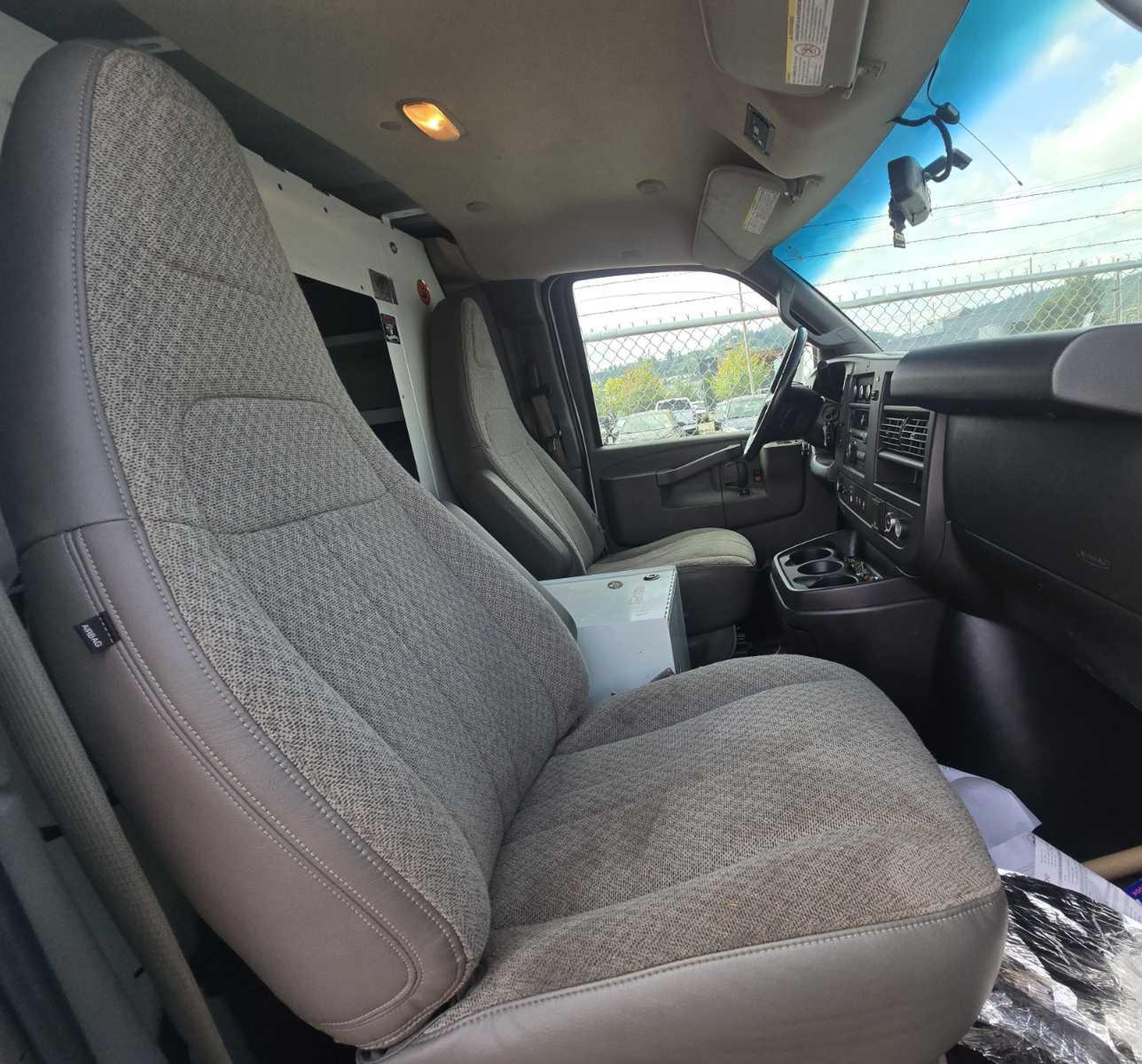 2018 Chevrolet Express 3500 Work Van vin: 1GCZGGFG6J1341074