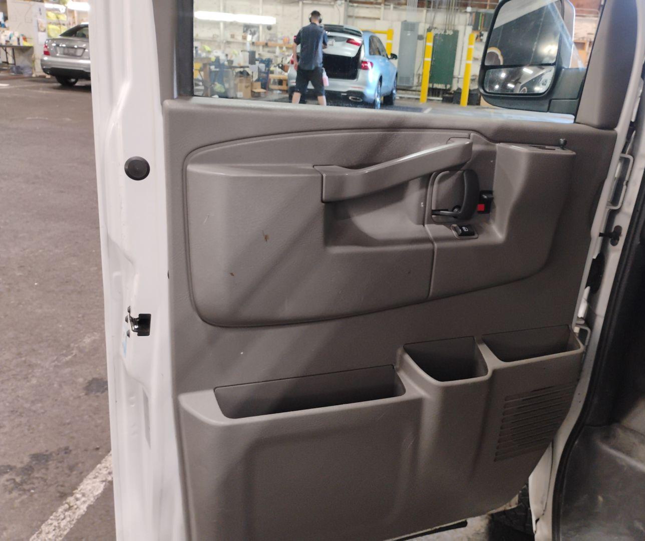 2018 Chevrolet Express 3500 Work Van vin: 1GCZGGFG6J1341074