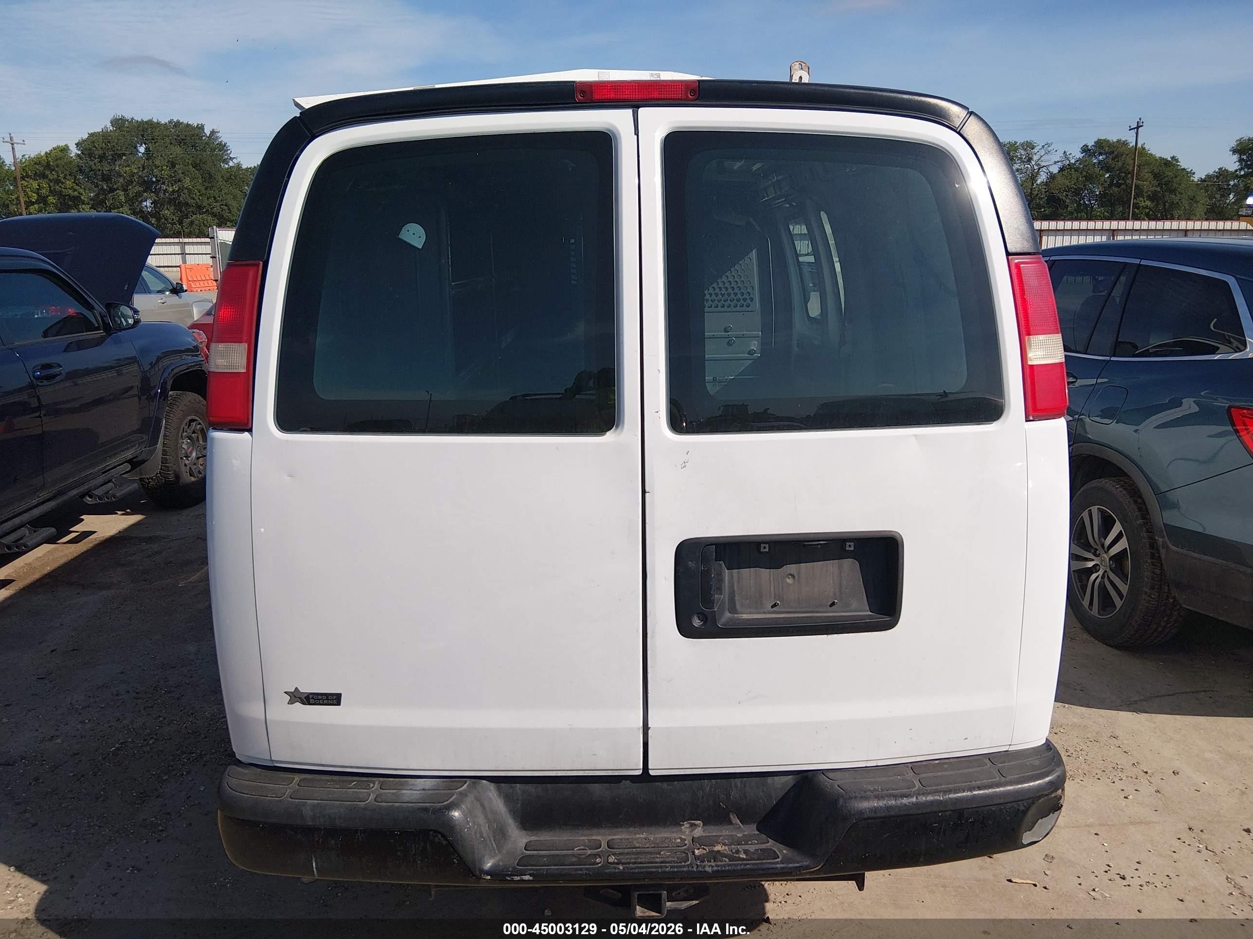 2013 Chevrolet Express 3500 Work Van White vin: 1GCZGTBG5D1140835