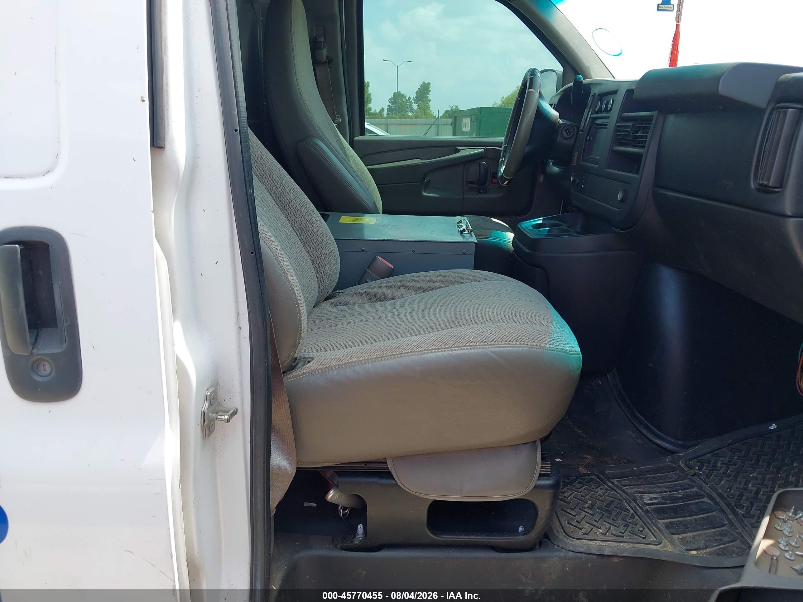 2014 Chevrolet Express 3500 Work Van White vin: 1GCZGTCA1E1205207