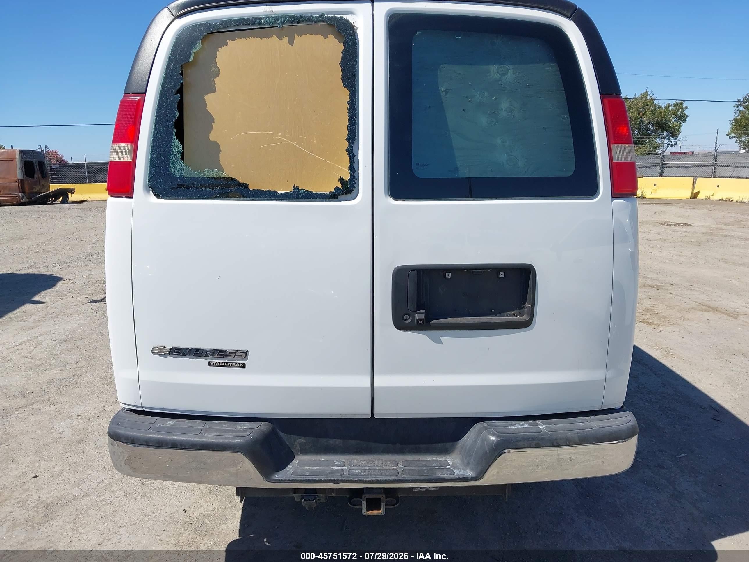 2013 Chevrolet Express 3500 Work Van White vin: 1GCZGTCG0D1174647