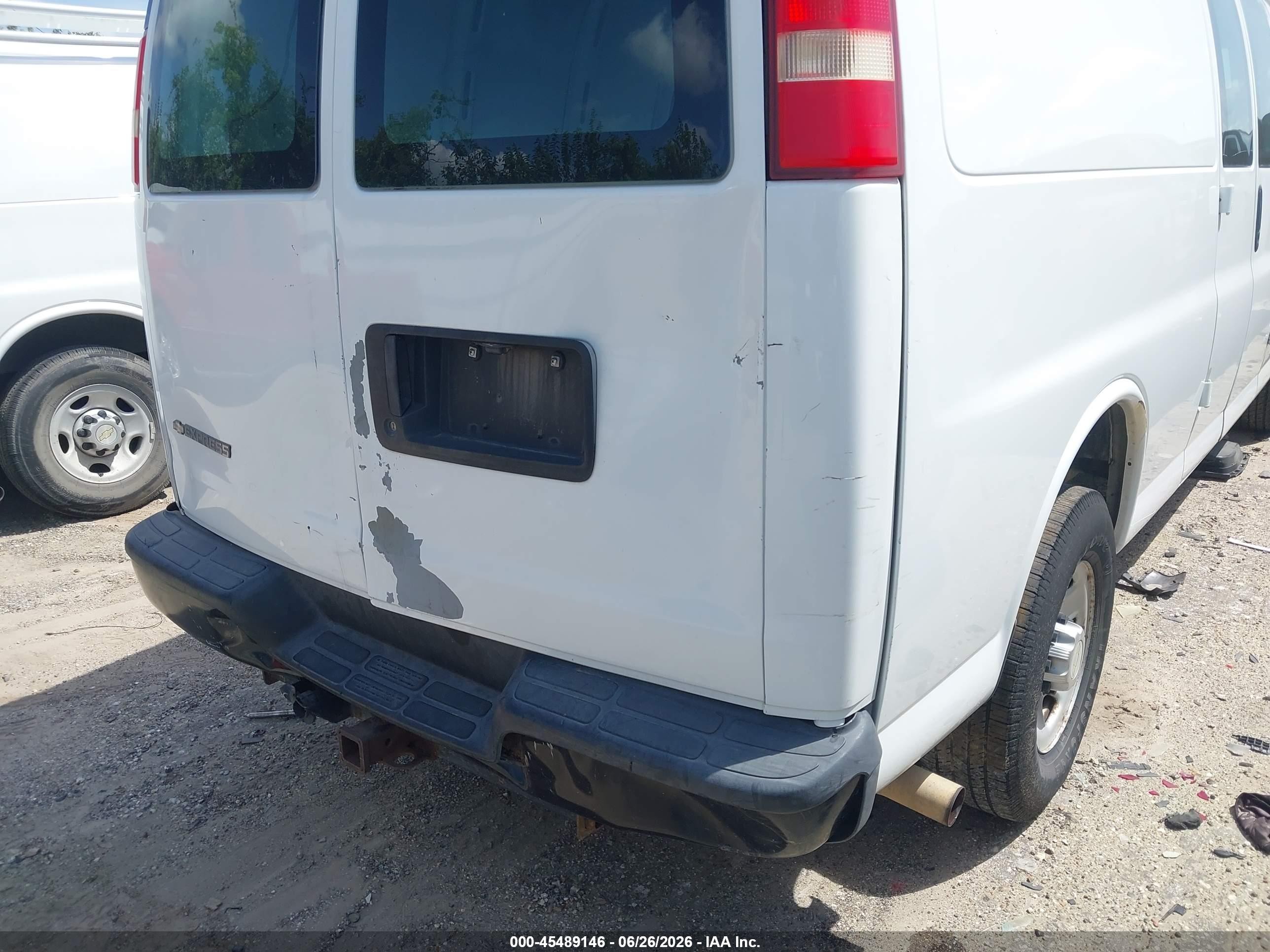 2012 Chevrolet Express 3500 Work Van White vin: 1GCZGUBA2C1177177