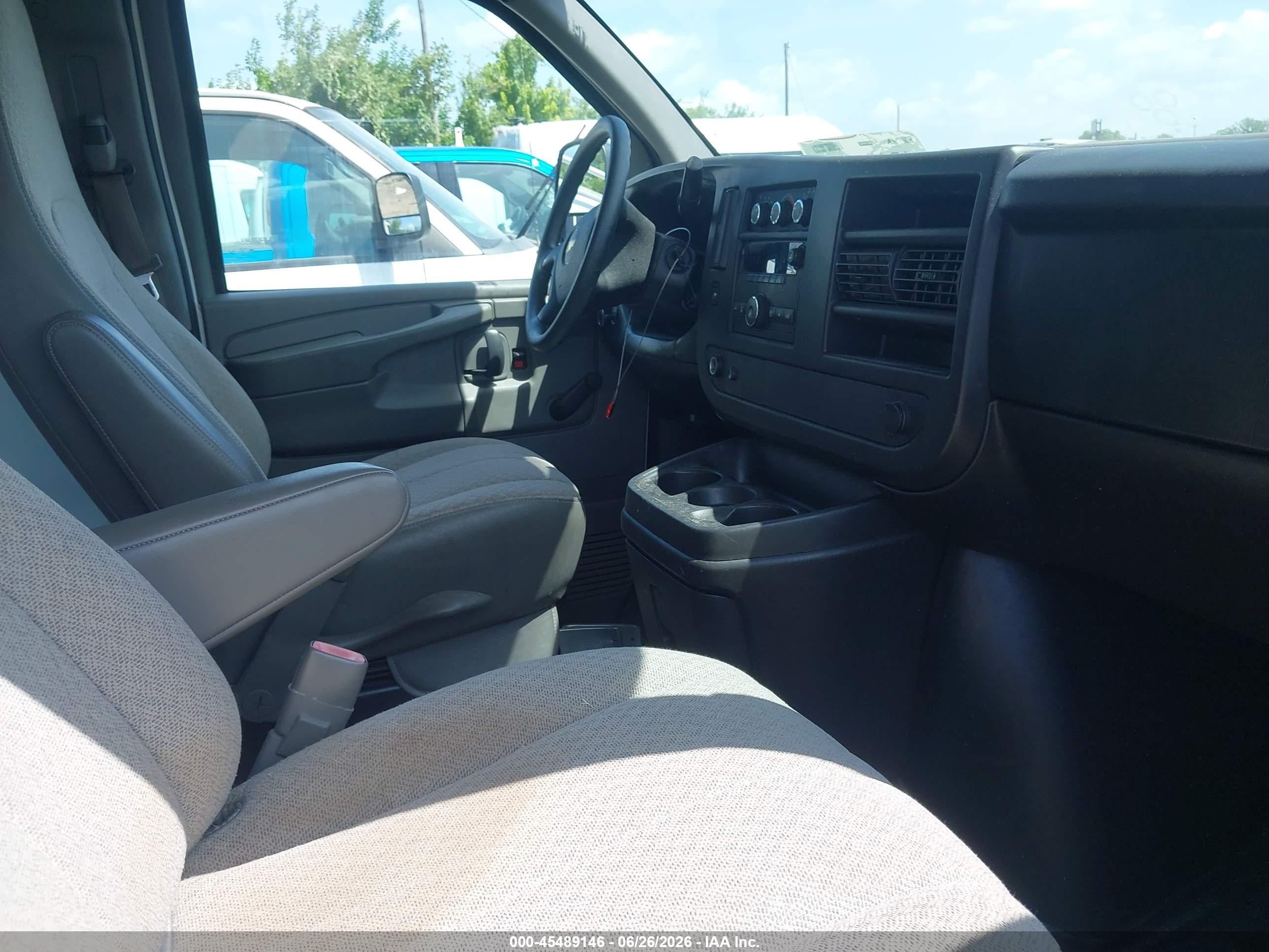 2012 Chevrolet Express 3500 Work Van White vin: 1GCZGUBA2C1177177