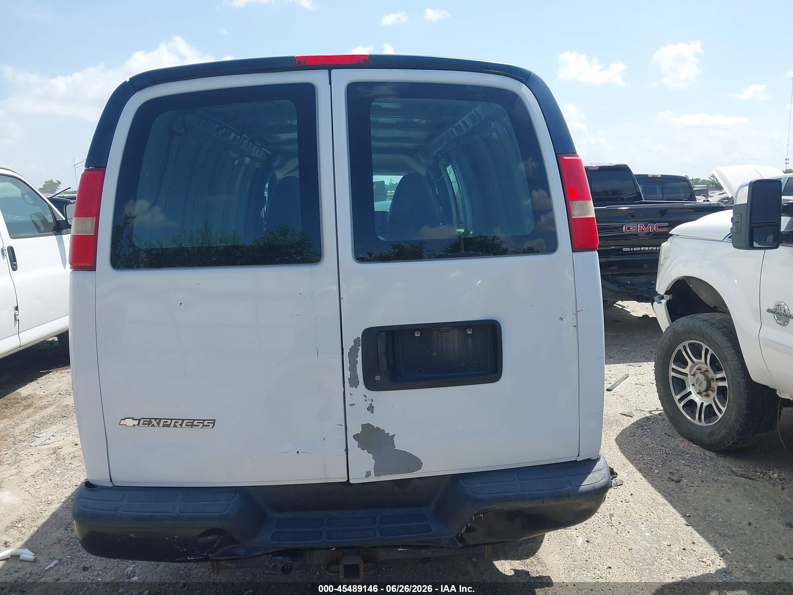 2012 Chevrolet Express 3500 Work Van White vin: 1GCZGUBA2C1177177
