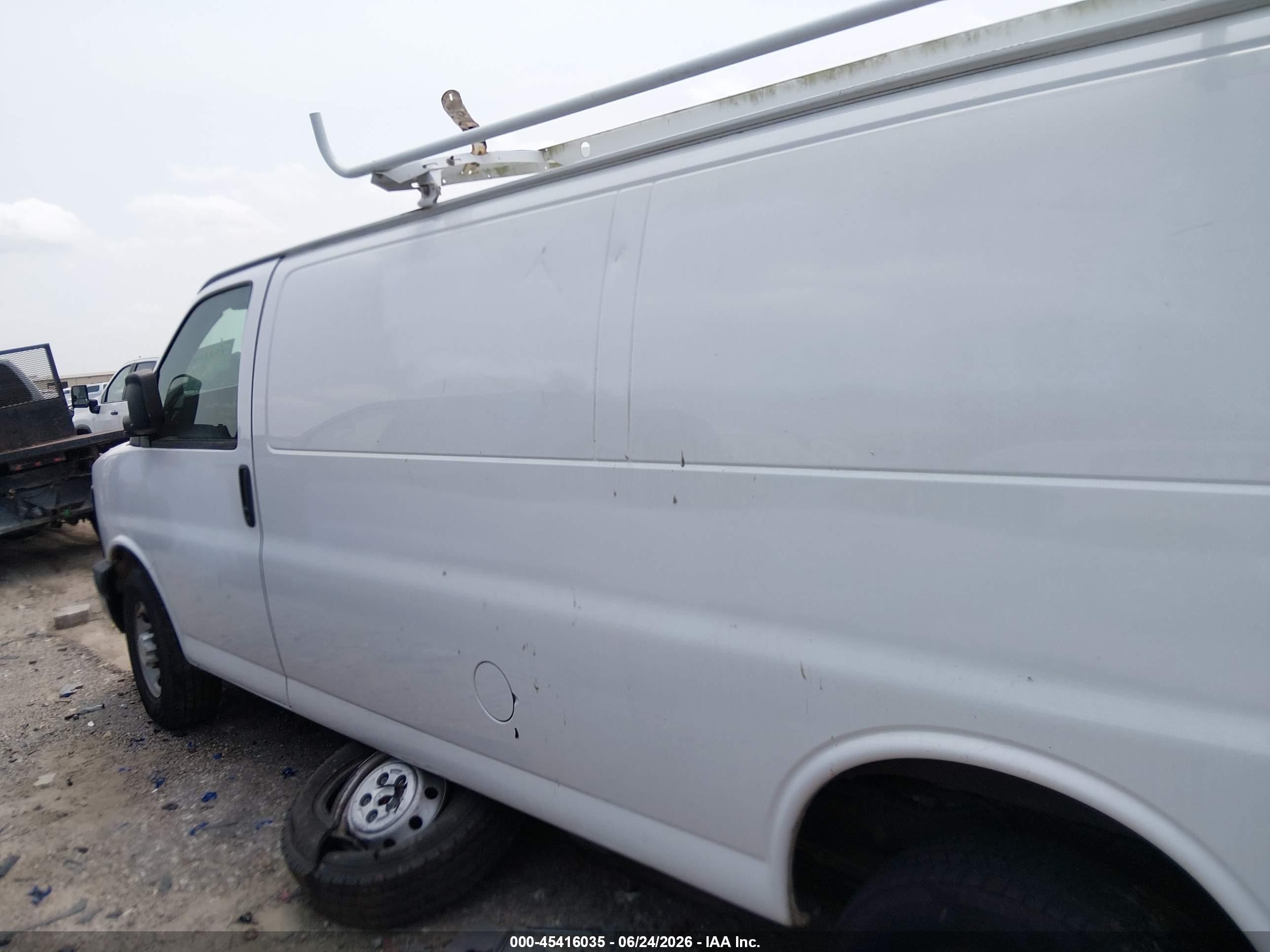 2014 Chevrolet Express 3500 Work Van White vin: 1GCZGUBG5E1165919