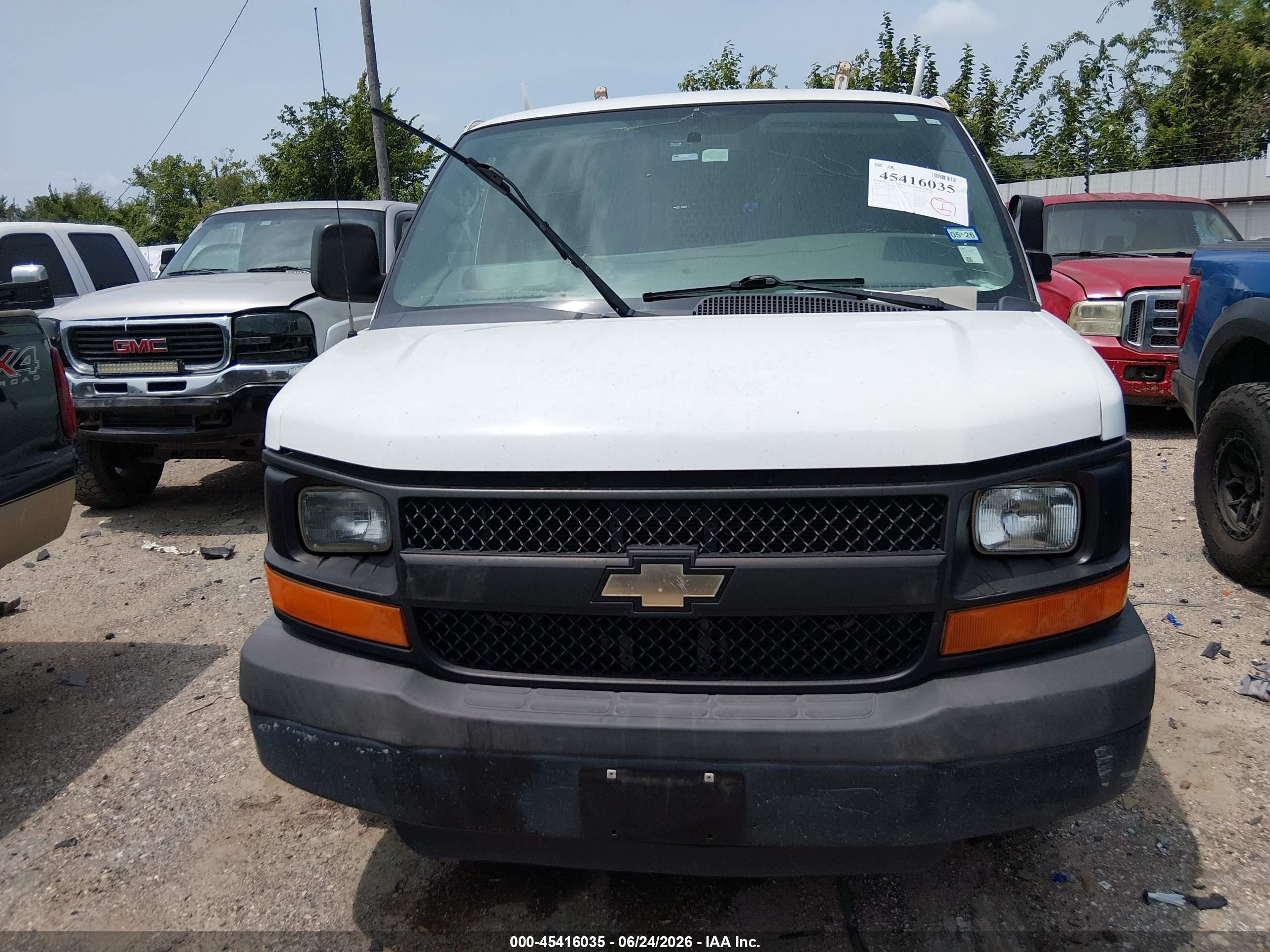 2014 Chevrolet Express 3500 Work Van White vin: 1GCZGUBG5E1165919