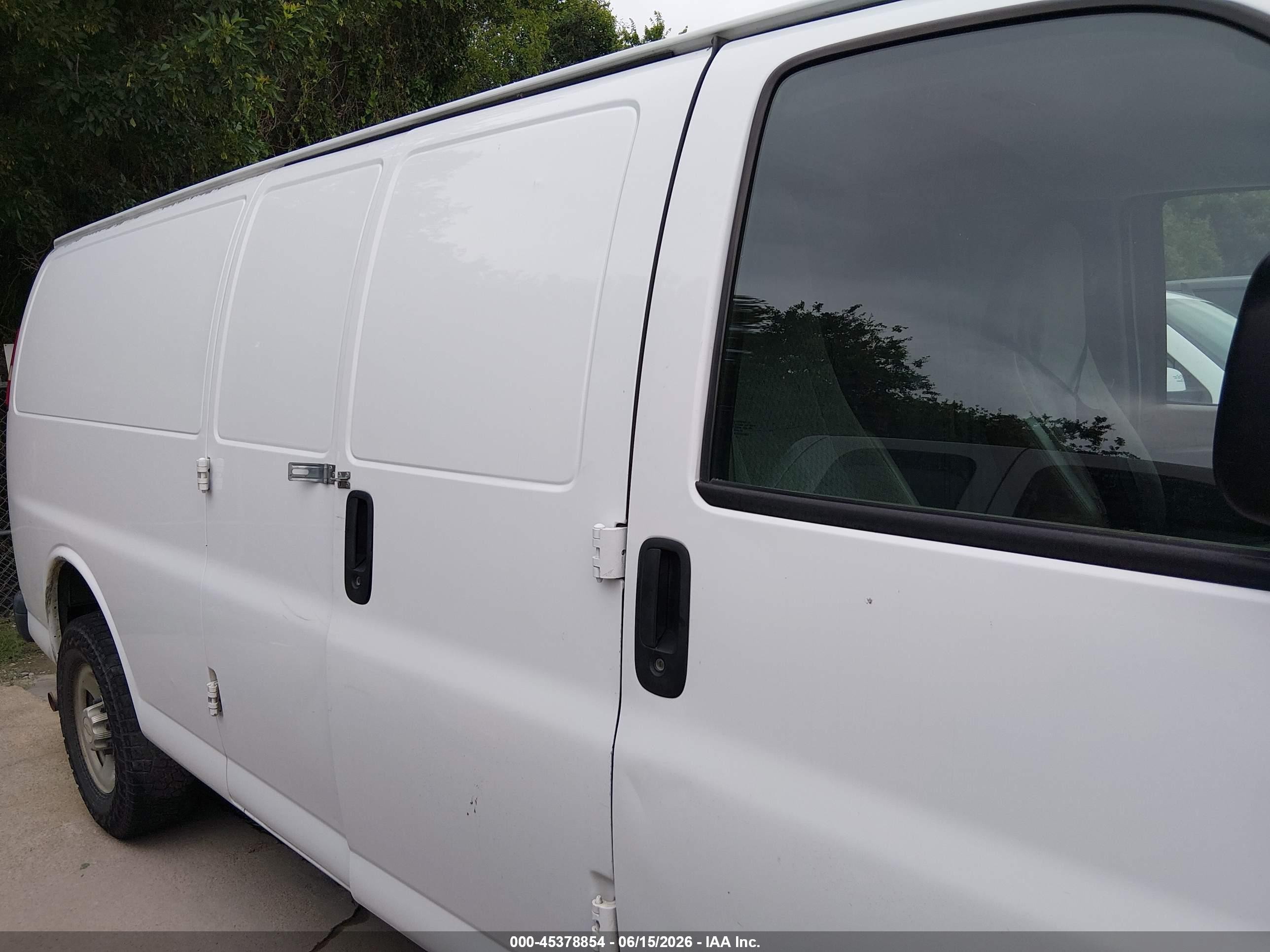 2014 Chevrolet Express 3500 Work Van Белый vin: 1GCZGUCA1E1149128