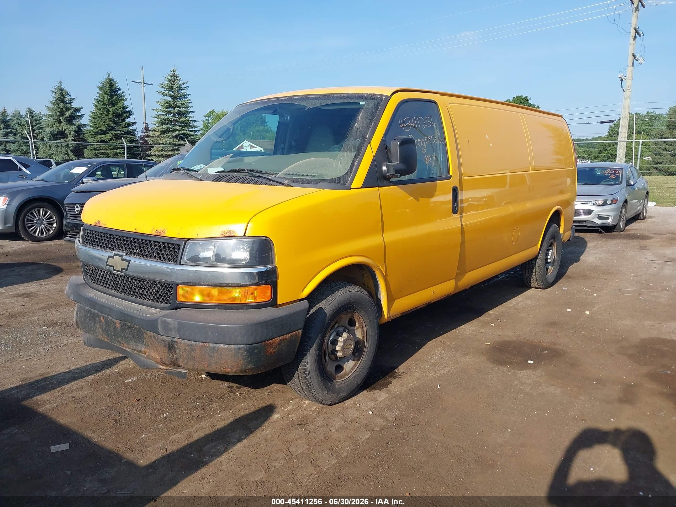 2014 Chevrolet Express 3500 Work Van Yellow vin: 1GCZGUCA5E1102037