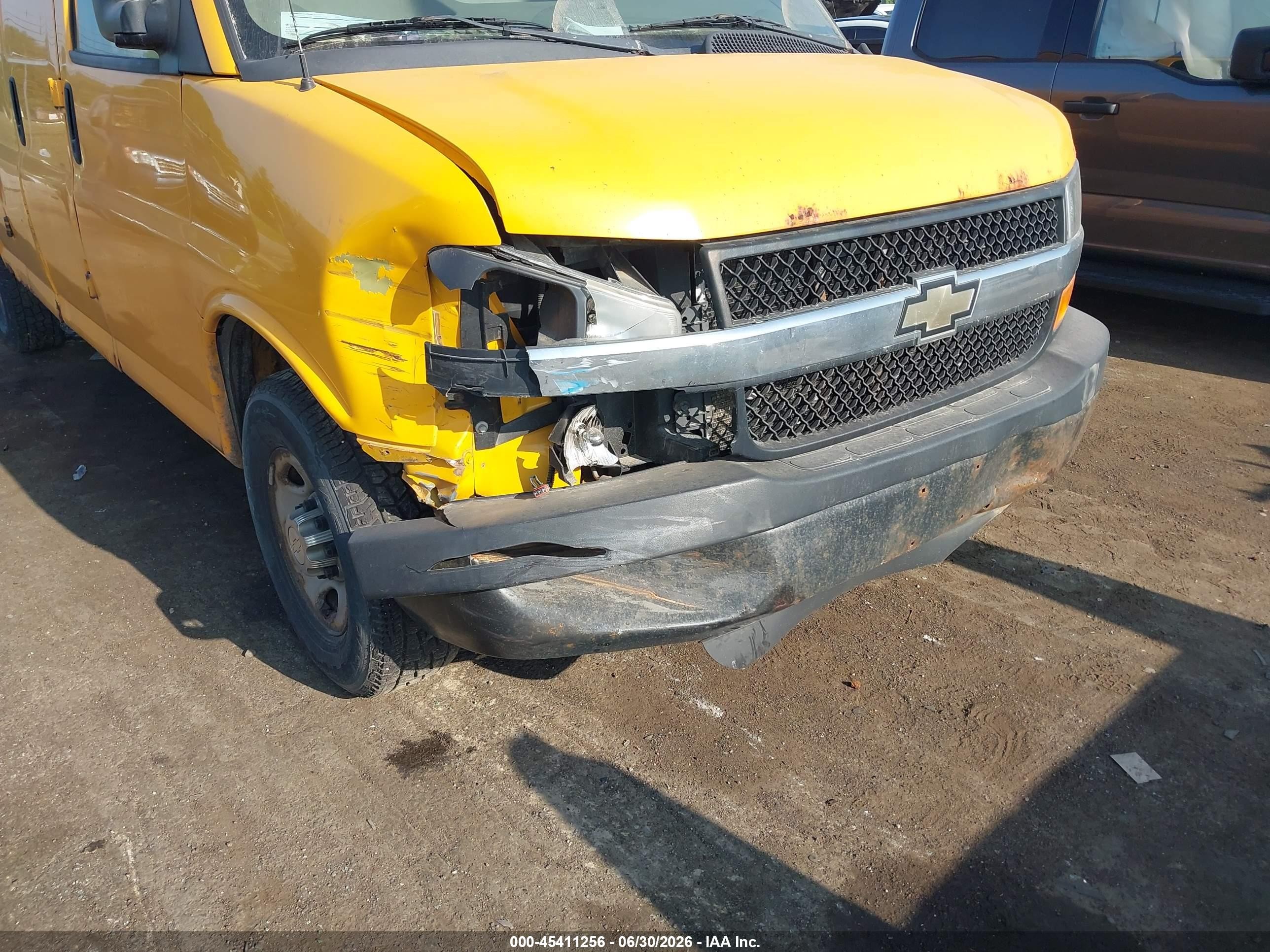 2014 Chevrolet Express 3500 Work Van Yellow vin: 1GCZGUCA5E1102037