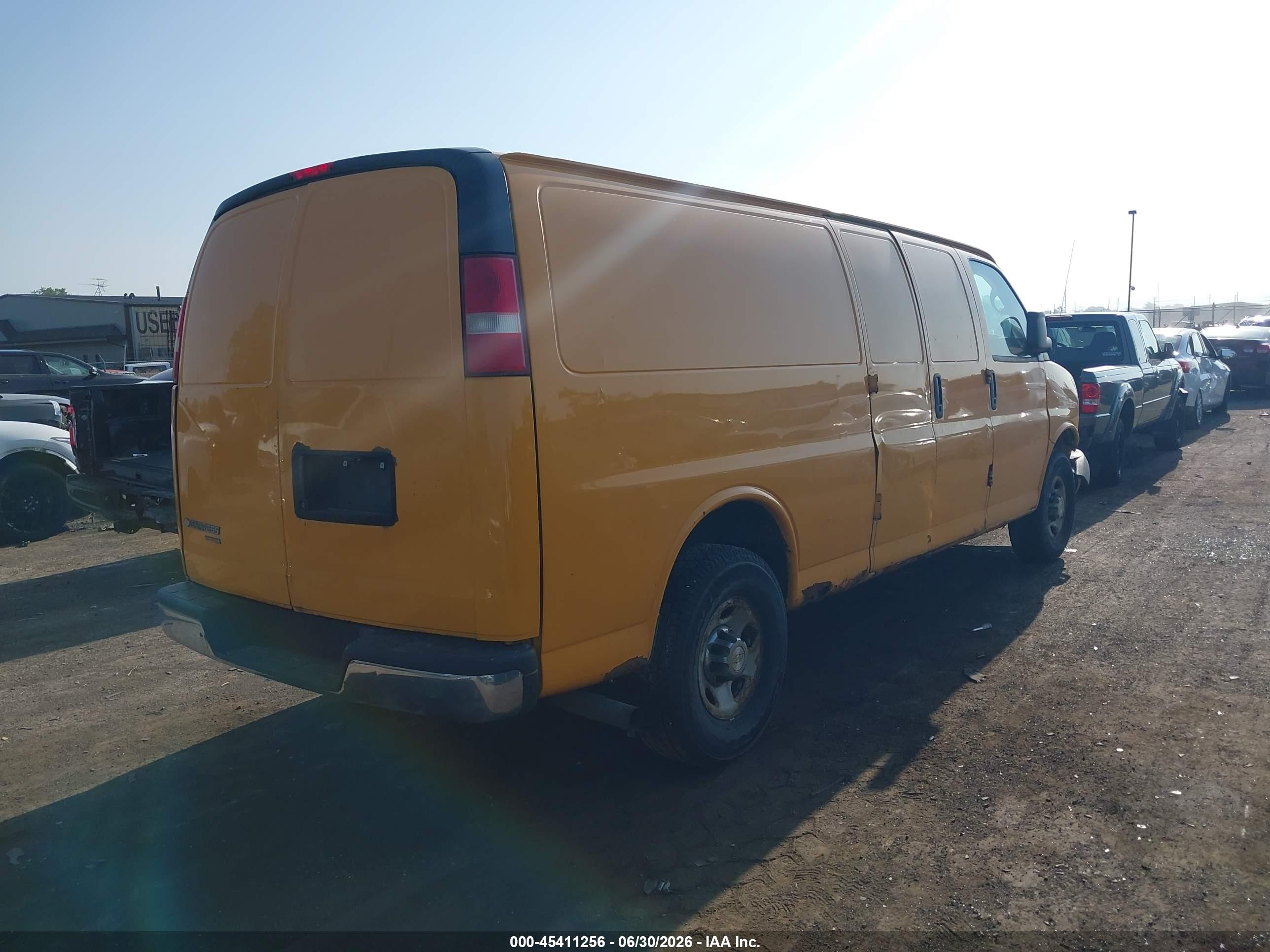 2014 Chevrolet Express 3500 Work Van Yellow vin: 1GCZGUCA5E1102037