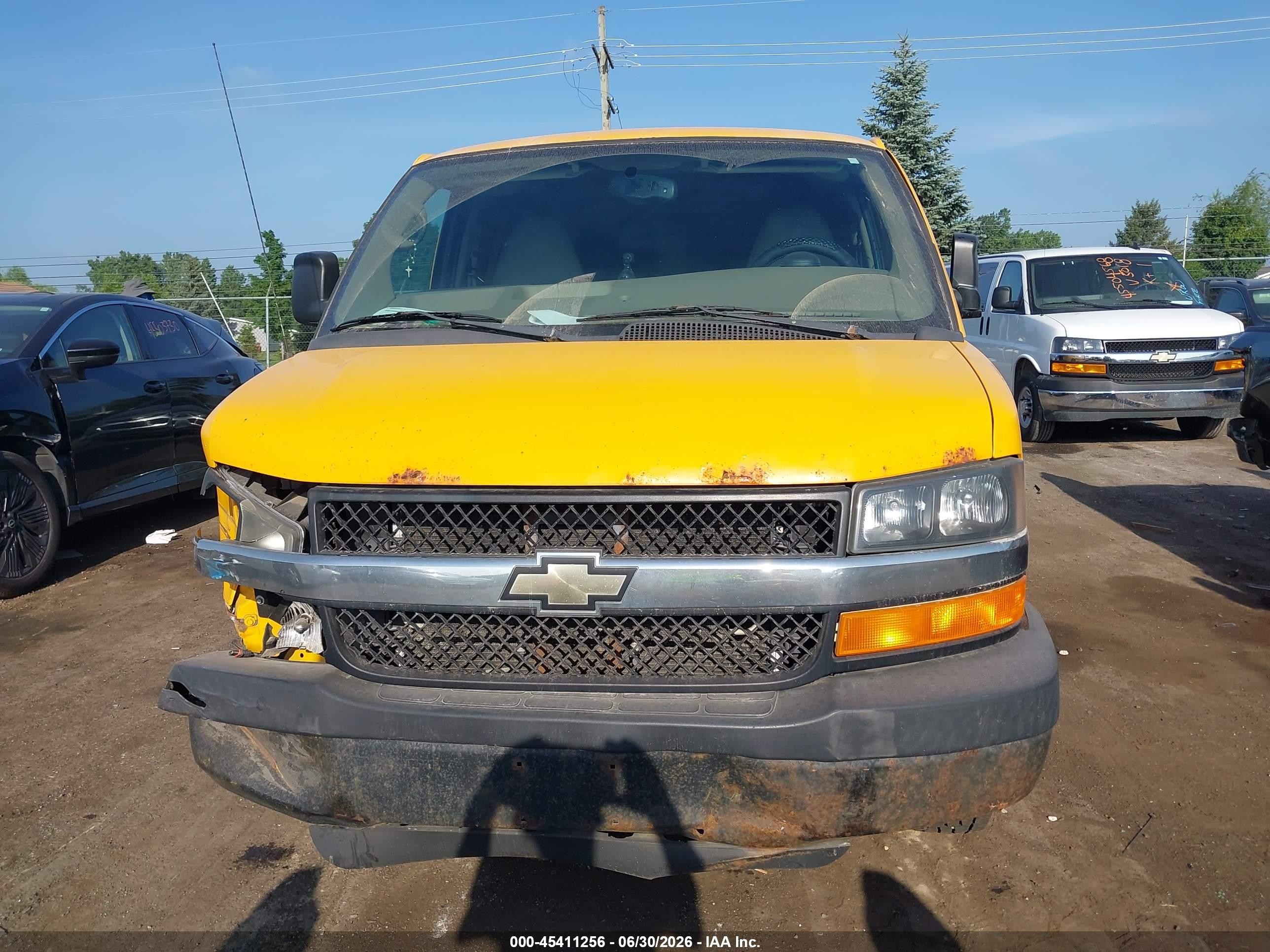 2014 Chevrolet Express 3500 Work Van Yellow vin: 1GCZGUCA5E1102037