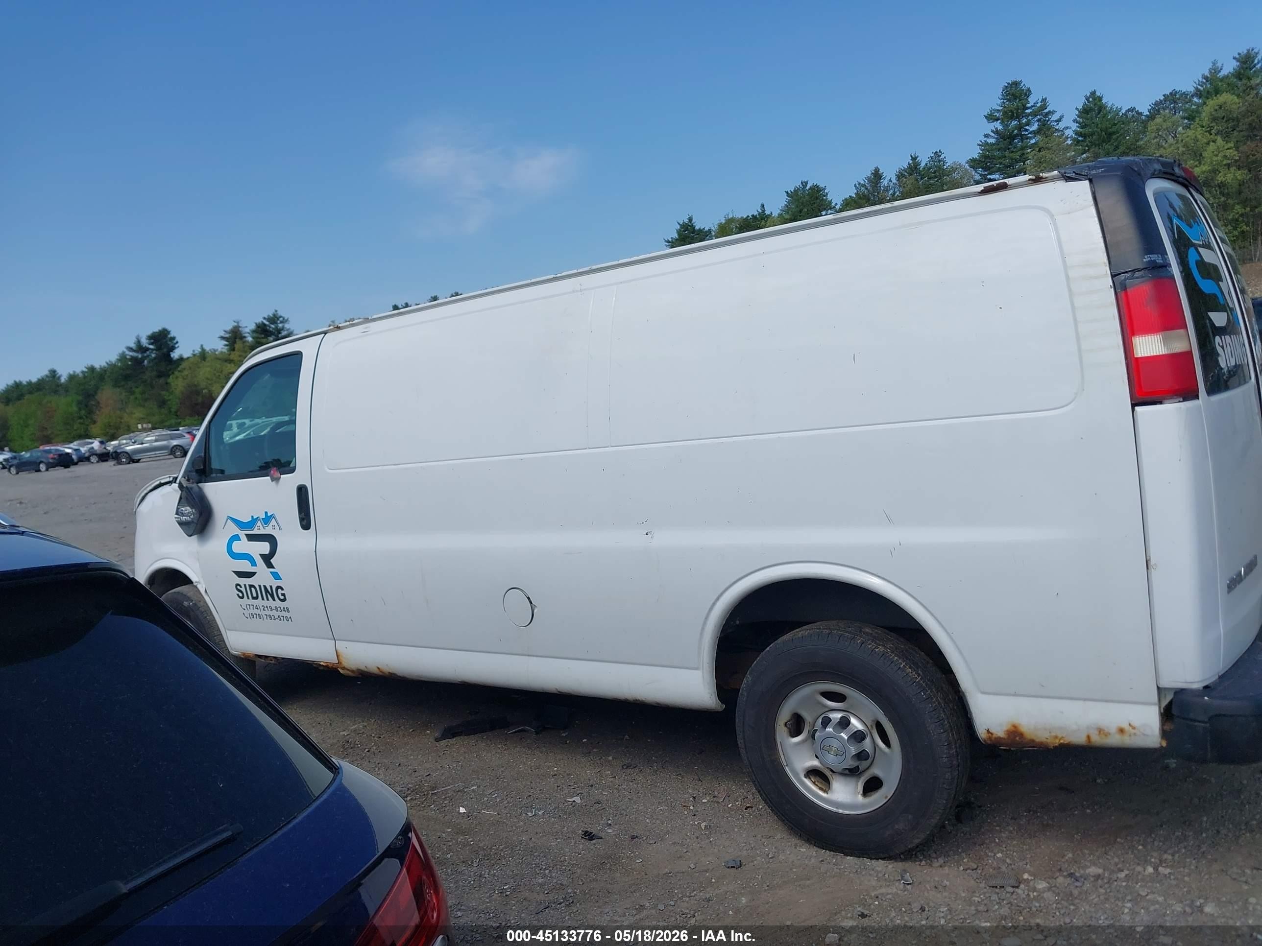 2011 Chevrolet Express 3500 Work Van White vin: 1GCZGUCG4B1183676