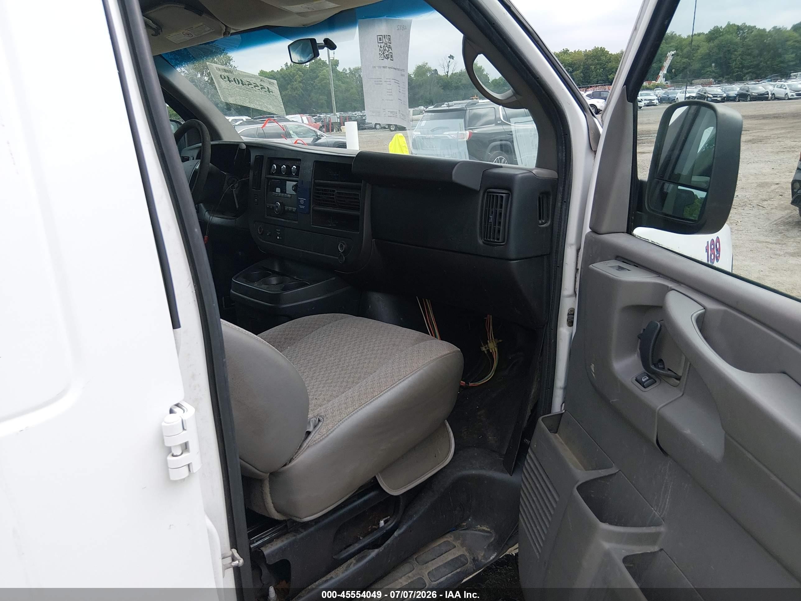 2014 Chevrolet Express 3500 Work Van Белый vin: 1GCZGUCG6E1135231