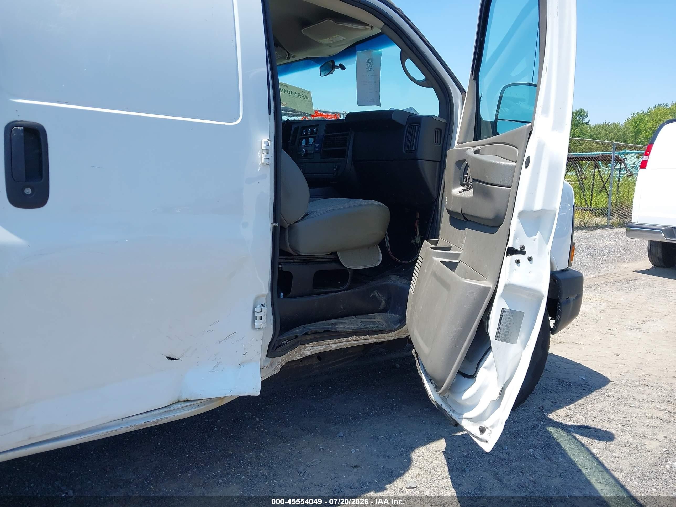 2014 Chevrolet Express 3500 Work Van Белый vin: 1GCZGUCG6E1135231