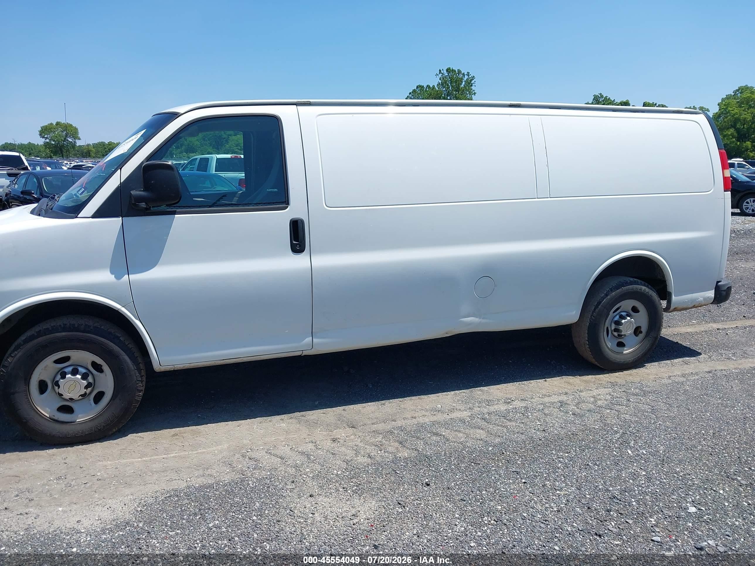2014 Chevrolet Express 3500 Work Van Белый vin: 1GCZGUCG6E1135231