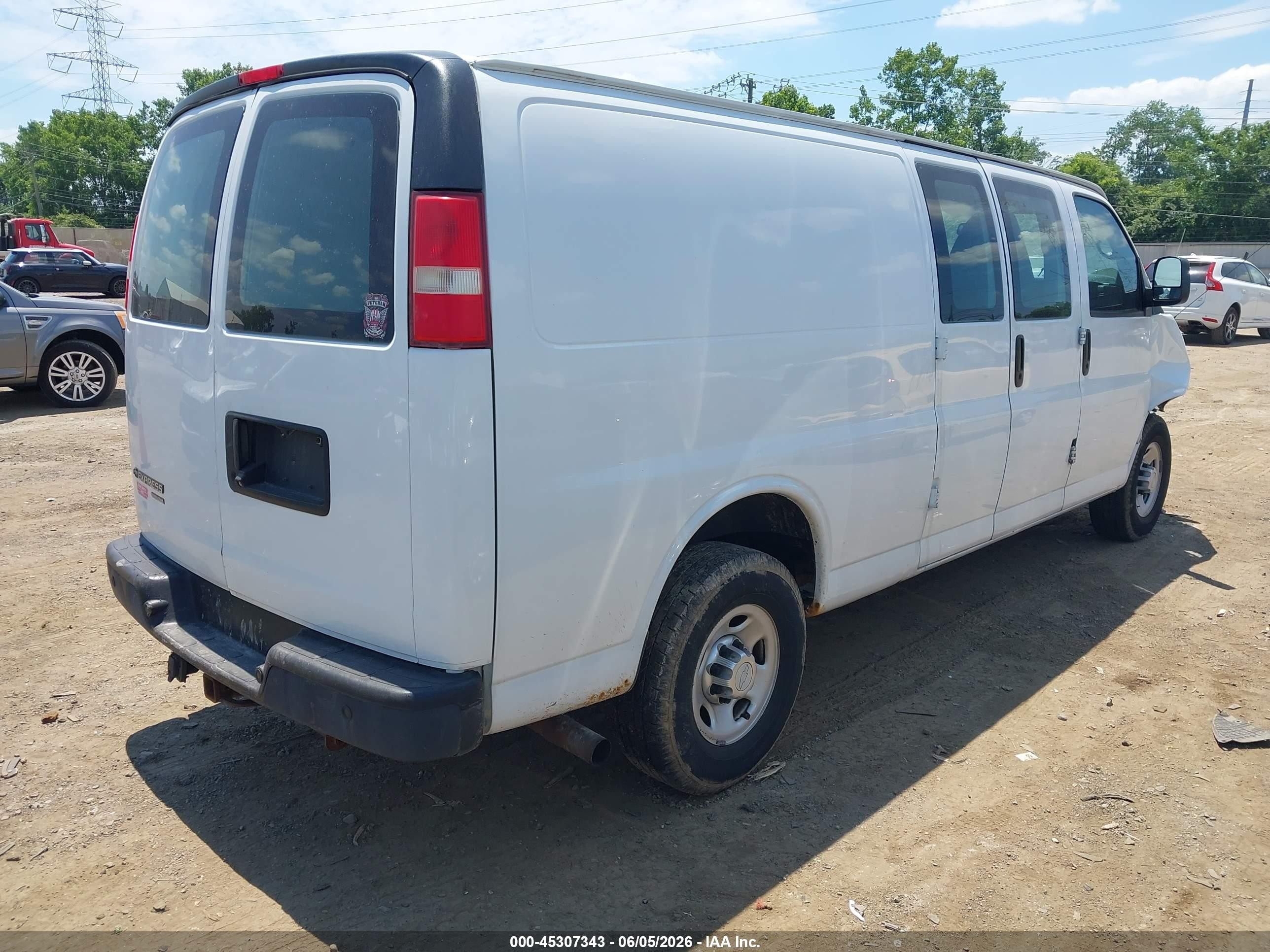 2015 Chevrolet Express 3500 Work Van White vin: 1GCZGUCG6F1240627
