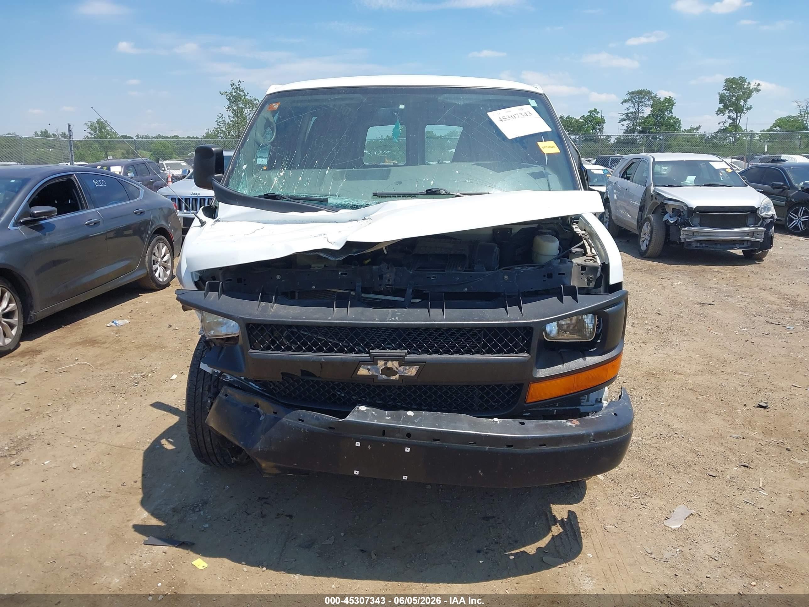 2015 Chevrolet Express 3500 Work Van White vin: 1GCZGUCG6F1240627