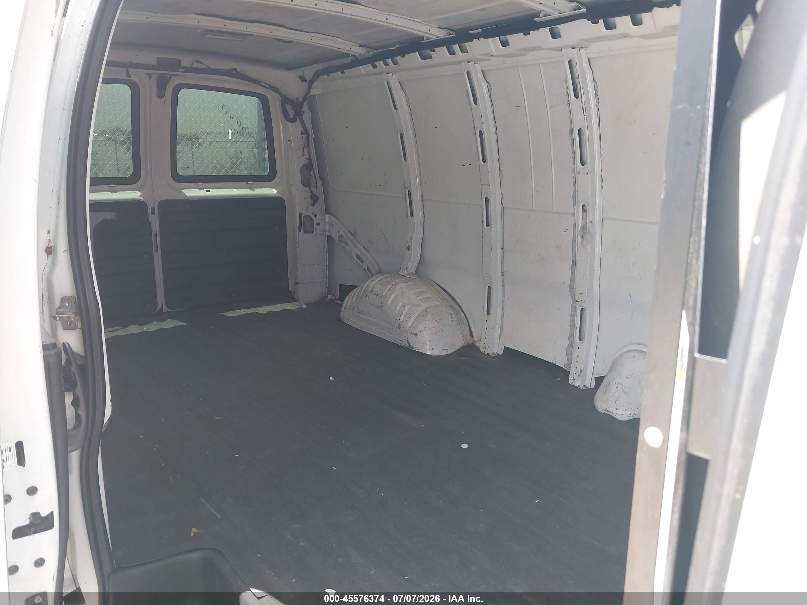 2014 Chevrolet Express 3500 Diesel White vin: 1GCZGUCL2E1160155