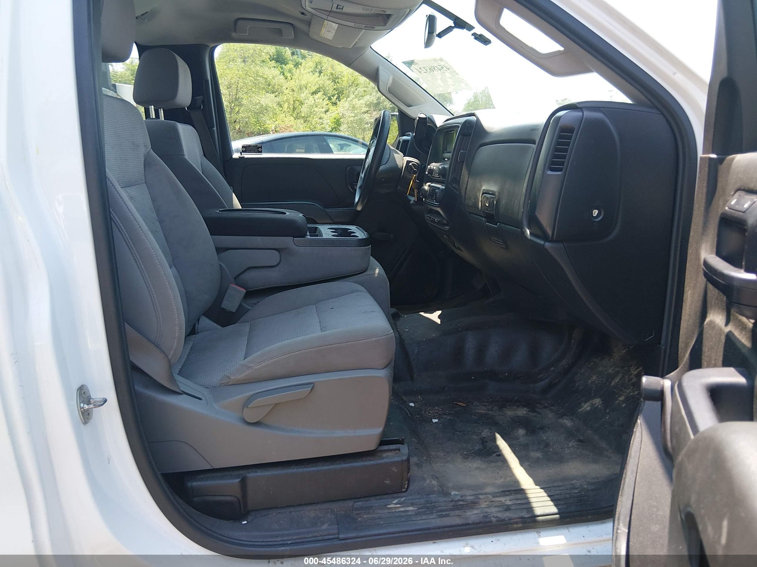 2015 Gmc Sierra 2500hd   White vin: 1GD01XEG0FZ122403