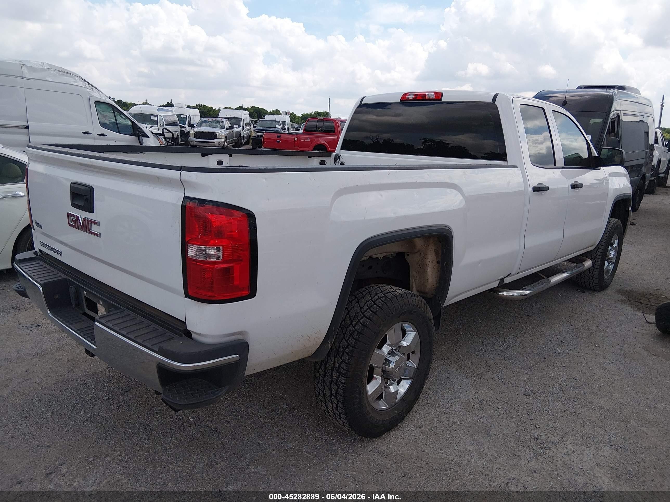 2015 Gmc Sierra 2500hd   White vin: 1GD21XEG6FZ533765