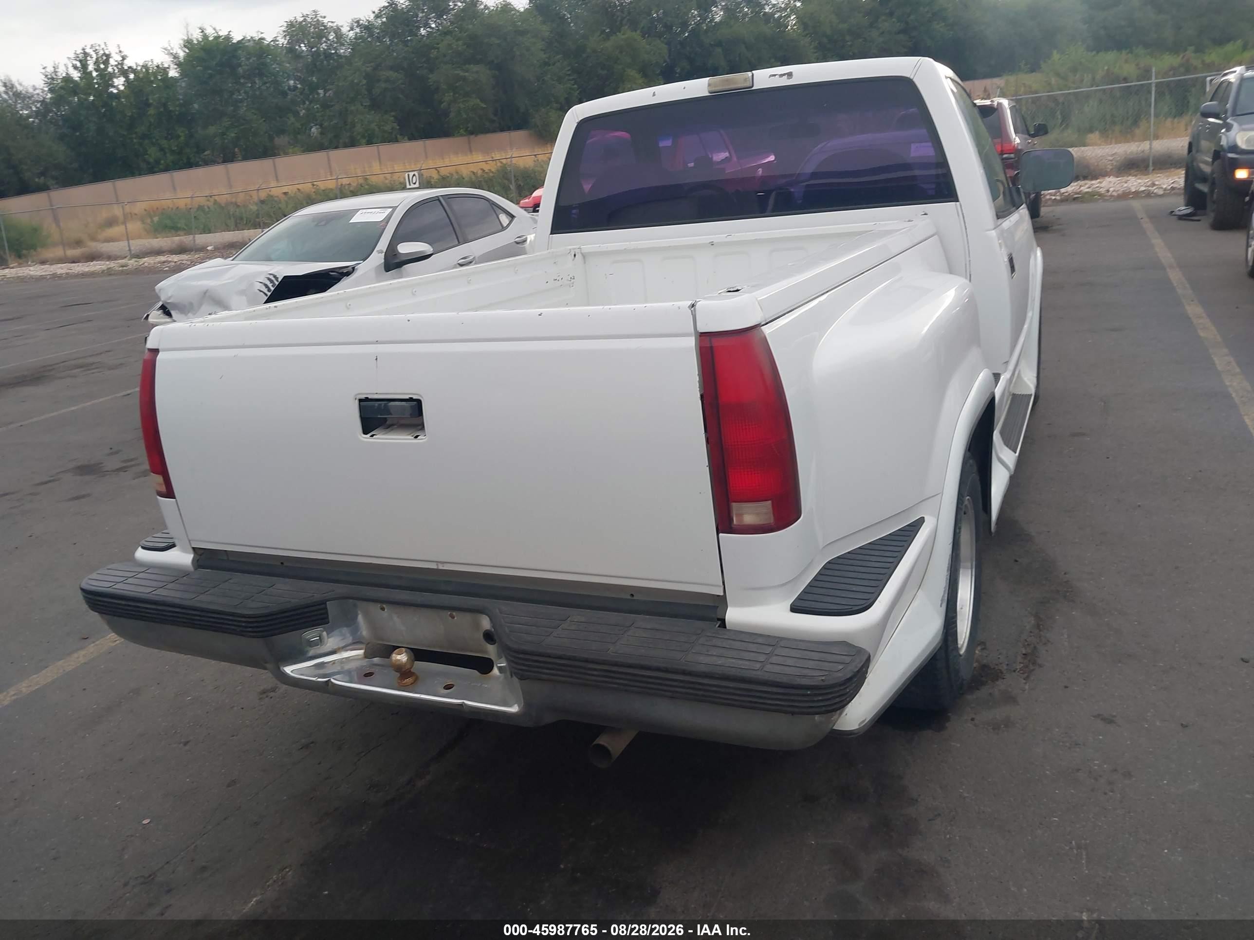 1993 Gmc Sierra C1500 White vin: 1GDDC14Z5PZ530263