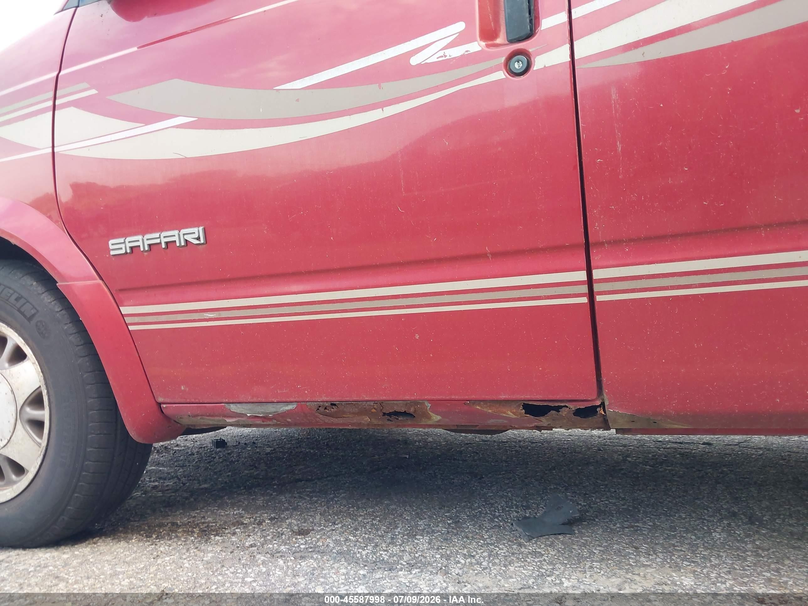 1998 Gmc Safari Yf7 Red vin: 1GDDM19W1WB536211