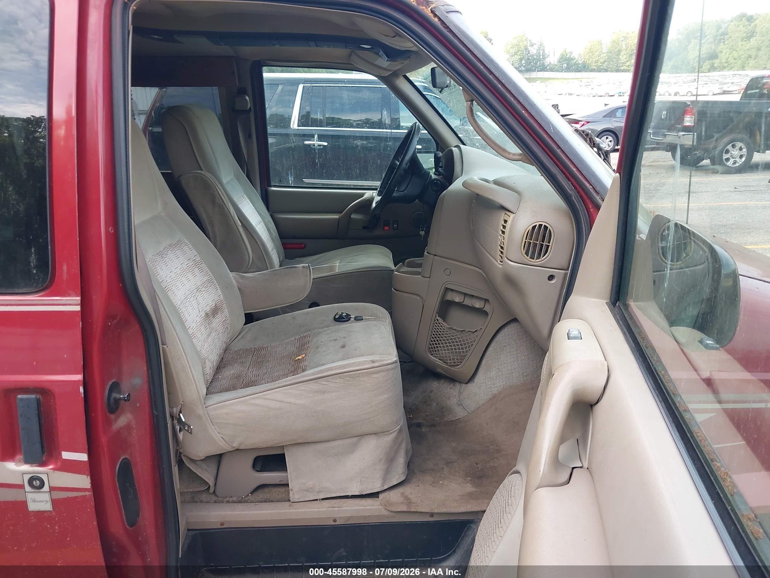 1998 Gmc Safari Yf7 Red vin: 1GDDM19W1WB536211