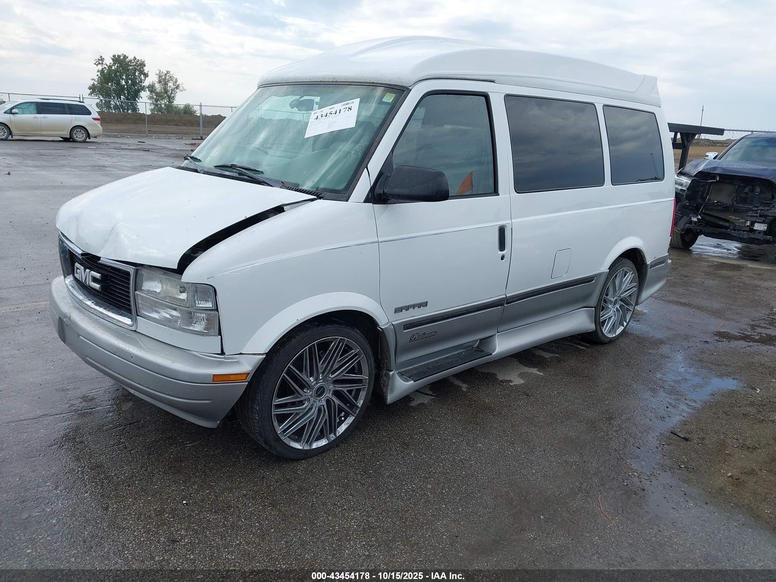 1998 Gmc Safari Yf7 Upfitter Package Белый vin: 1GDDM19W9WB522914