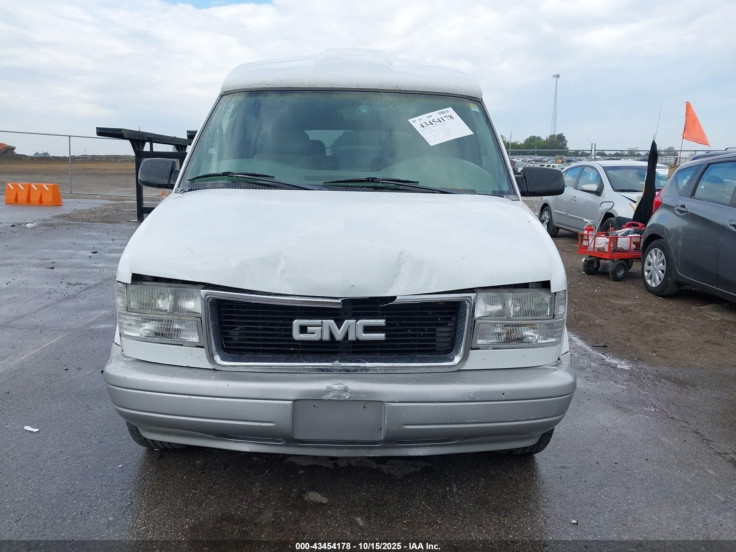 1998 Gmc Safari Yf7 Upfitter Package Белый vin: 1GDDM19W9WB522914