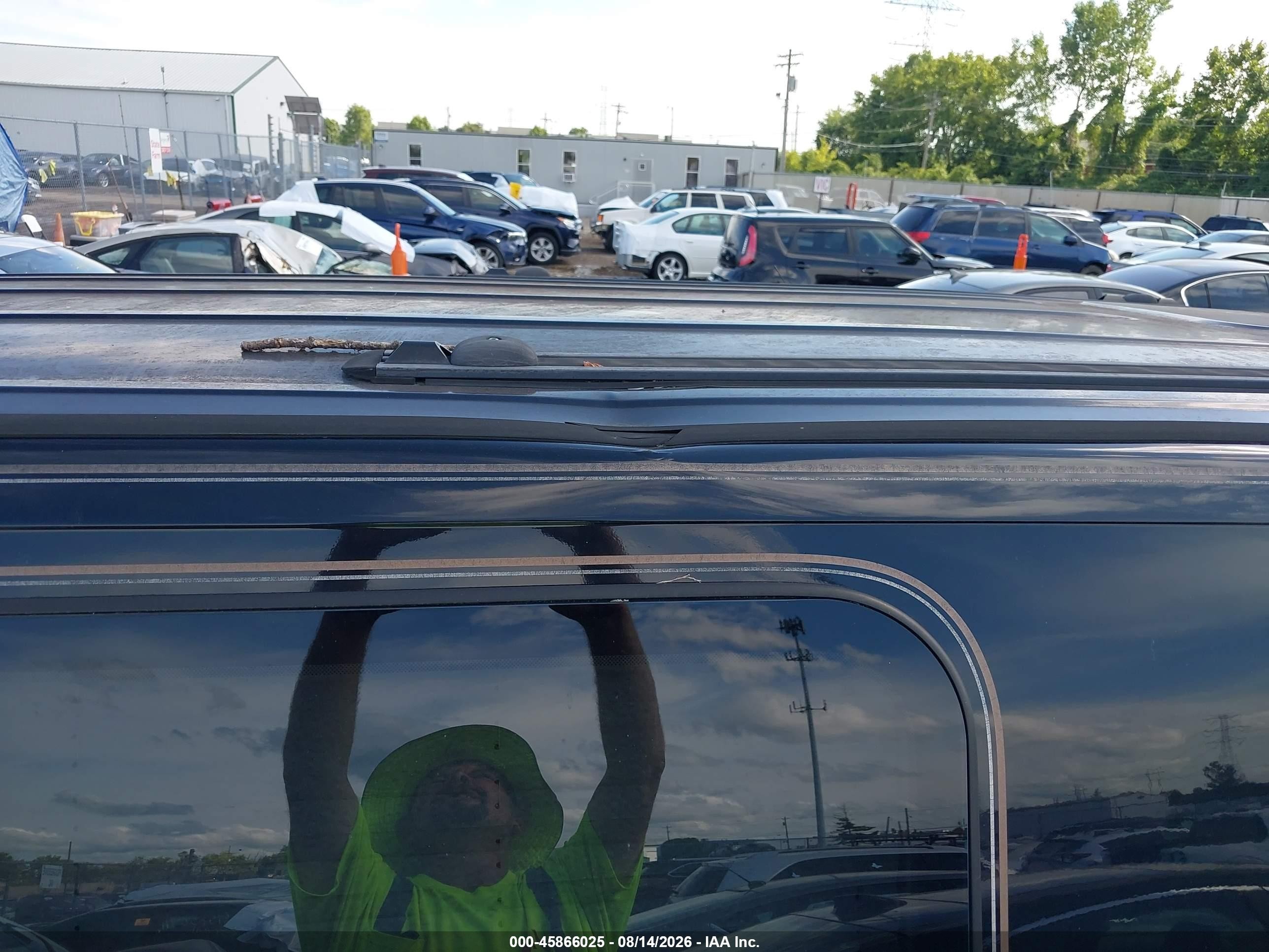 2000 Gmc Safari Upfitter Pkg. Black vin: 1GDDM19WXYB527767
