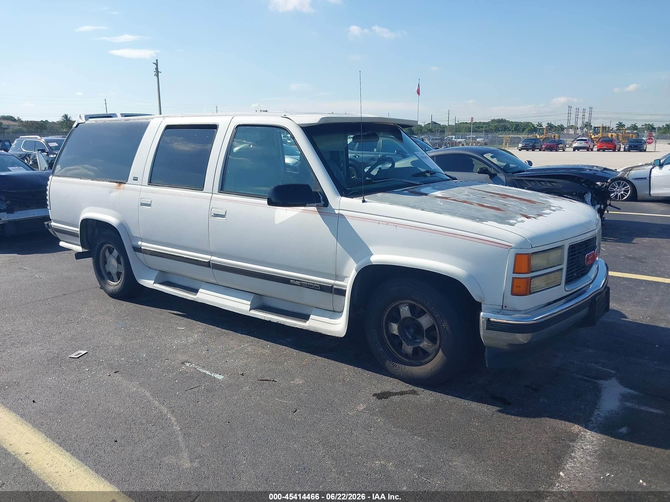1994 Gmc Suburban C1500 Белый vin: 1GDEC16K4RJ755621