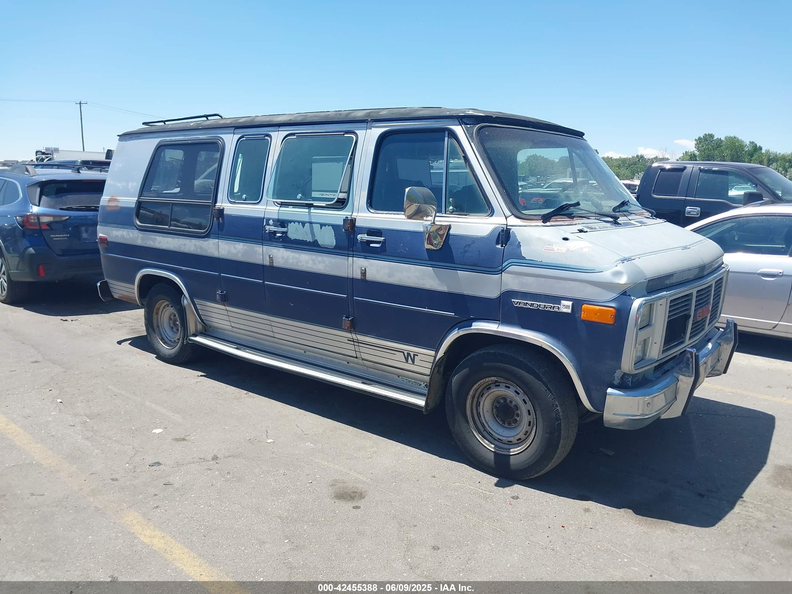 1987 Gmc Rally Wagon / Van G2500 Blue vin: 1GDEG25K4H7517257
