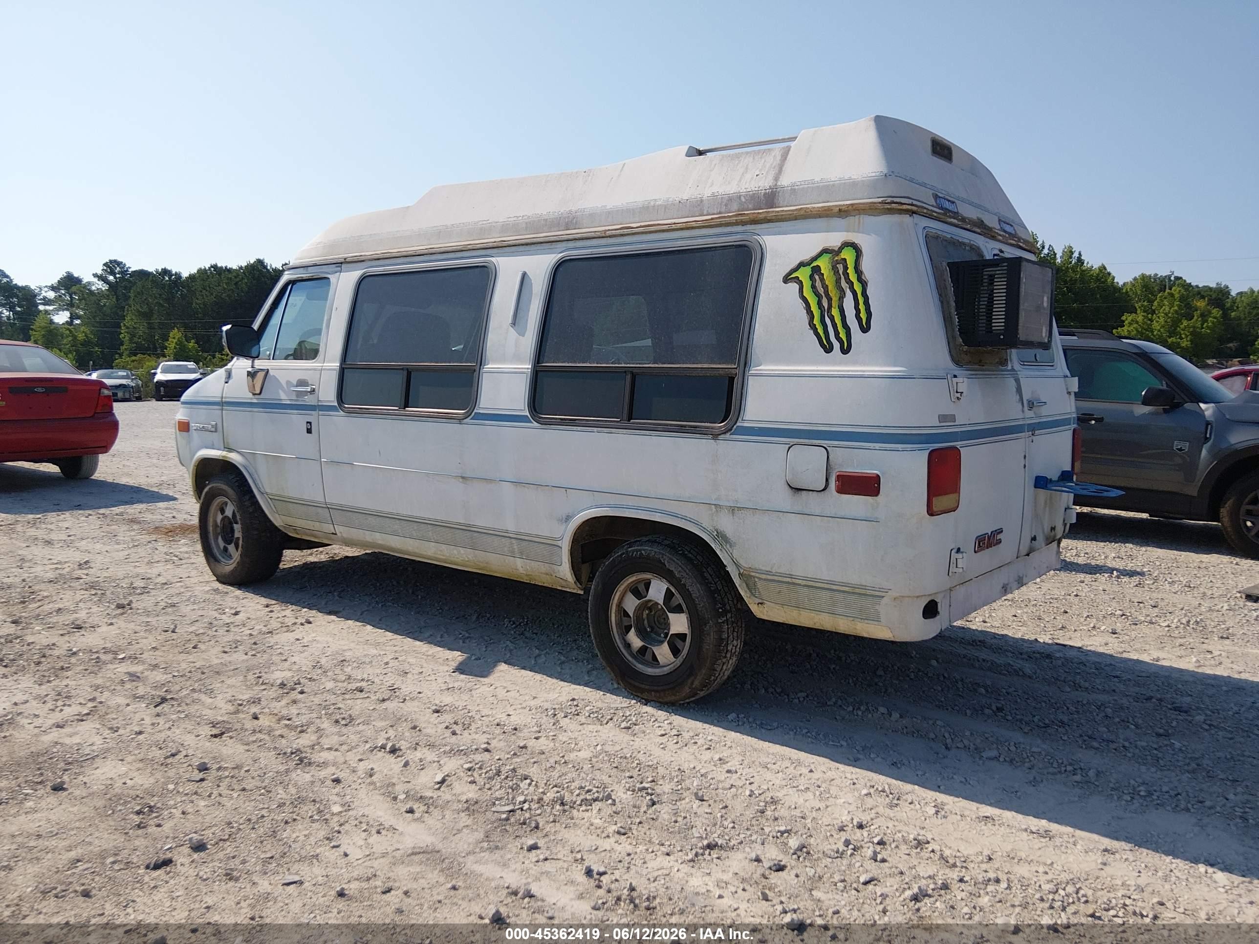1992 Gmc Rally Wagon / Van G2500 White vin: 1GDEG25K8N7511182