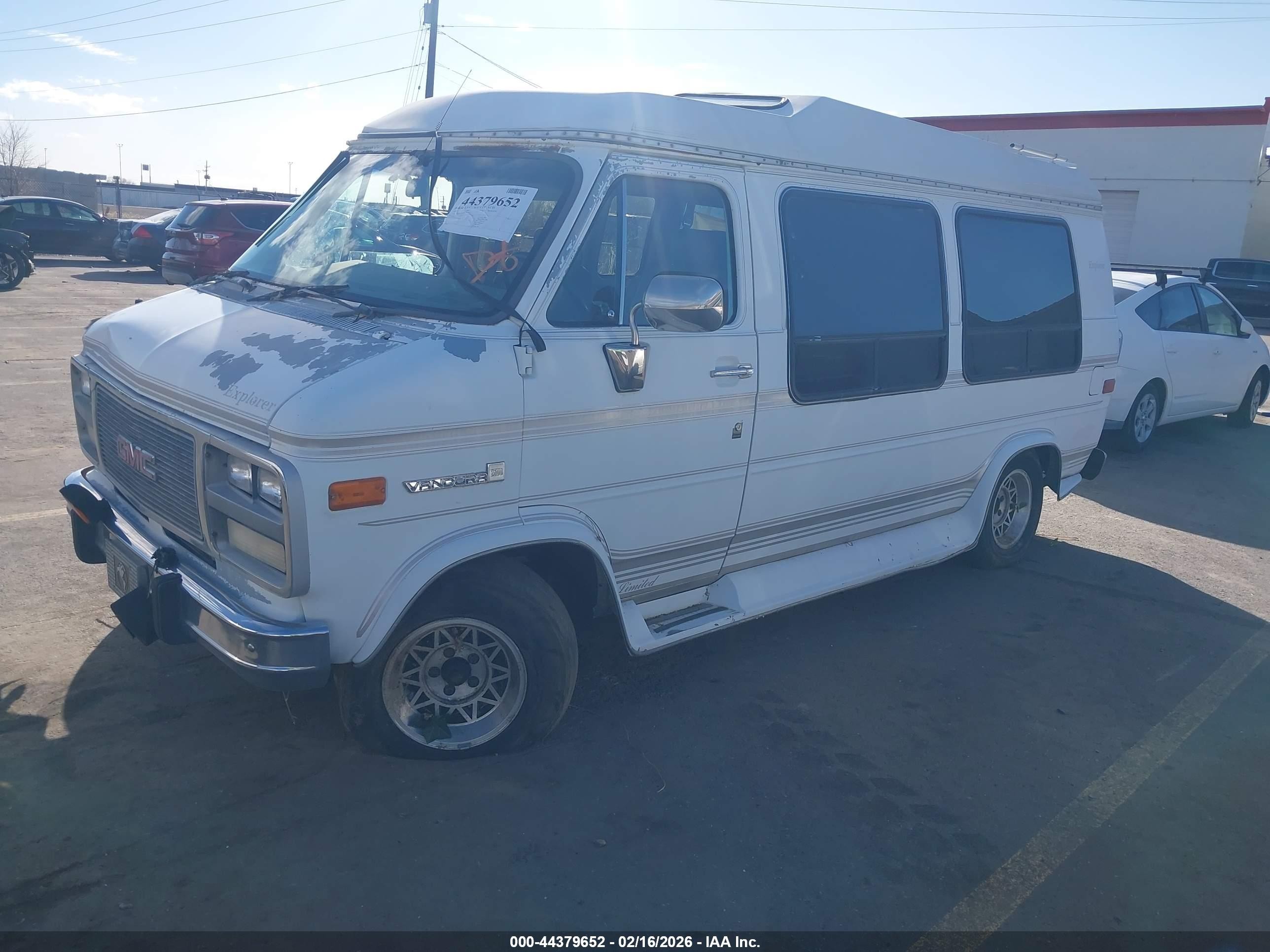 1992 Gmc Rally Wagon / Van G2500 White vin: 1GDEG25K9N7503852