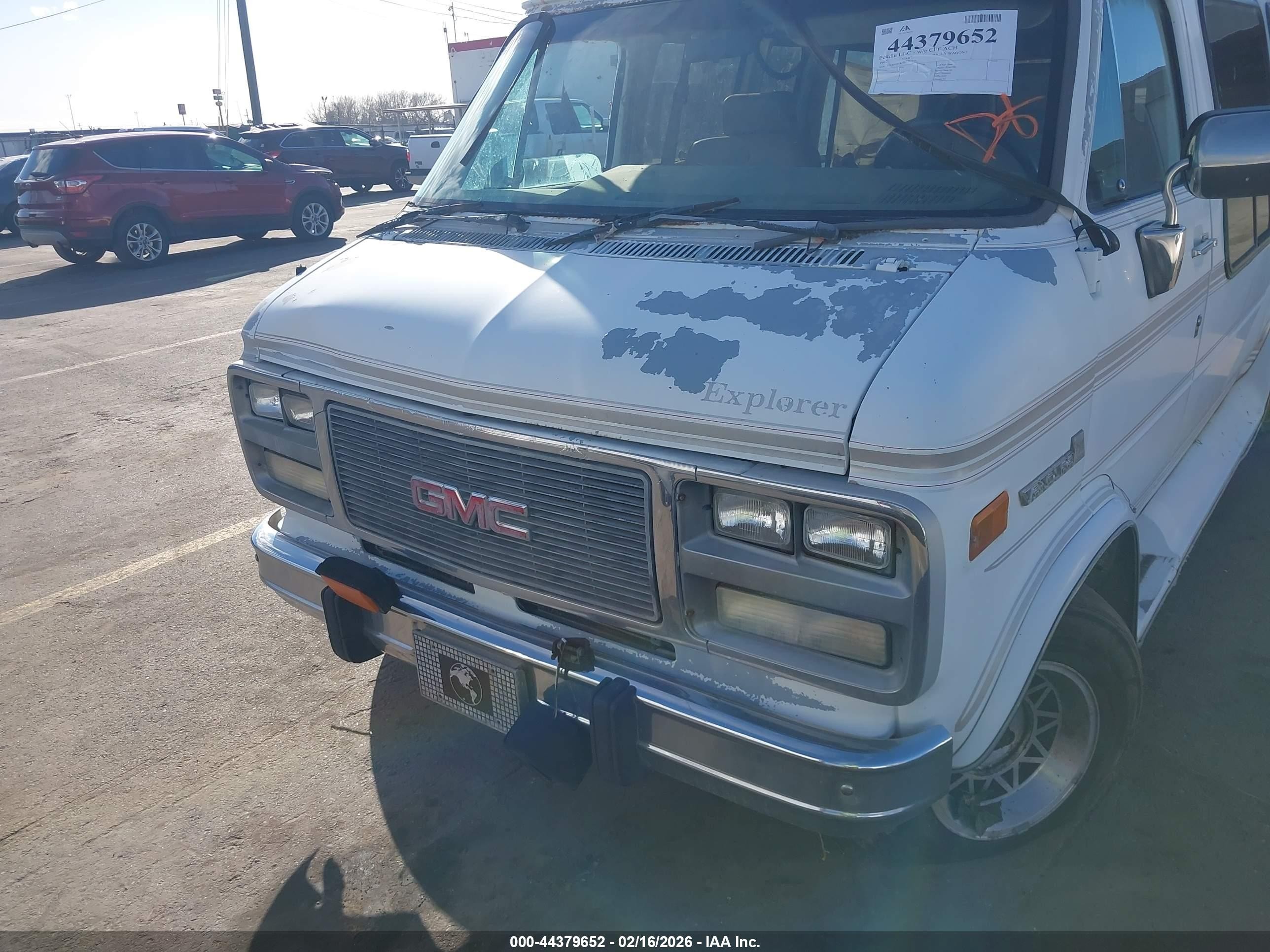 1992 Gmc Rally Wagon / Van G2500 White vin: 1GDEG25K9N7503852