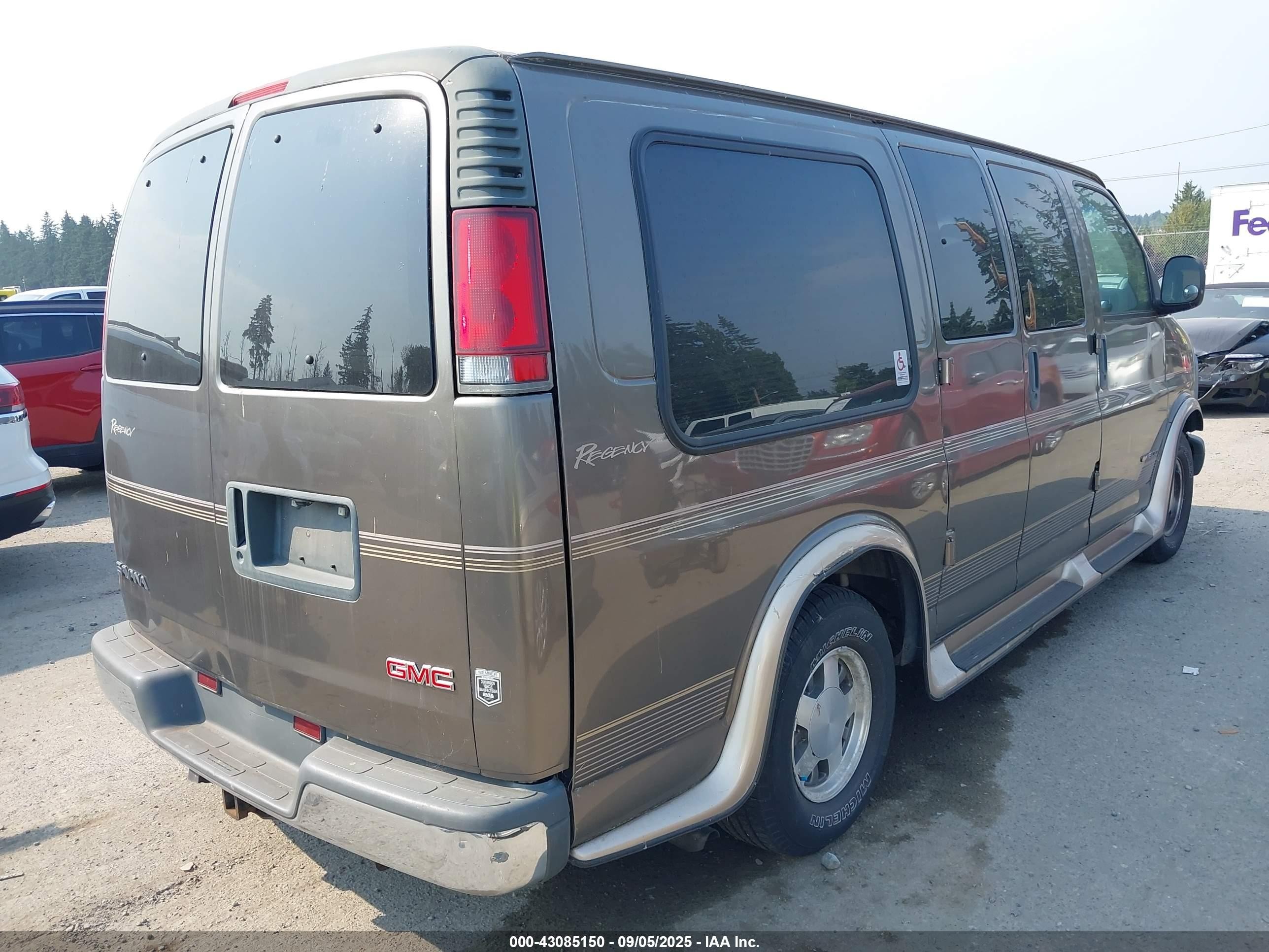2002 Gmc Savana Standard Brown vin: 1GDFG15M921149555