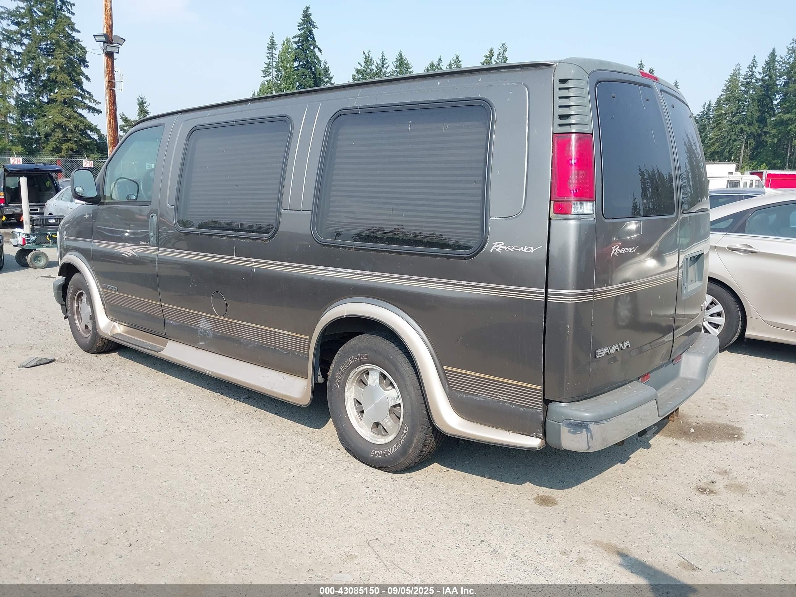 2002 Gmc Savana Standard Brown vin: 1GDFG15M921149555