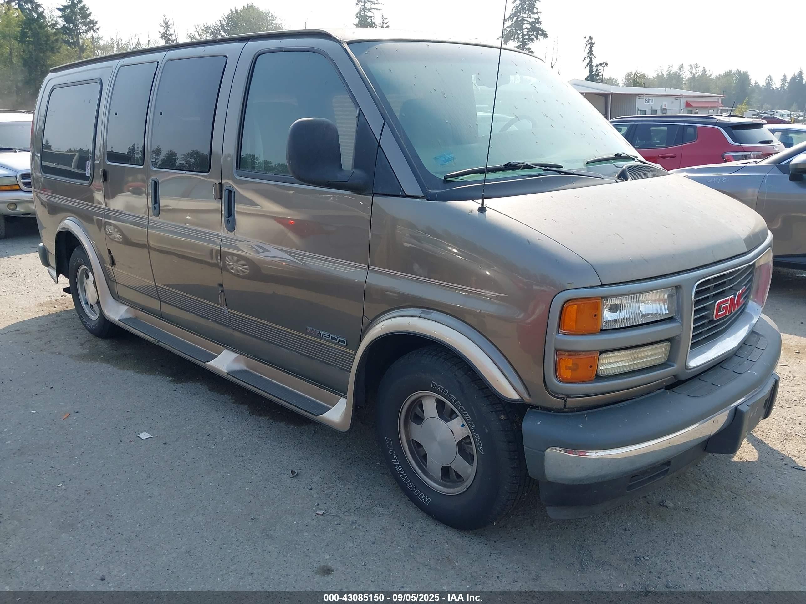 2002 Gmc Savana Standard Brown vin: 1GDFG15M921149555