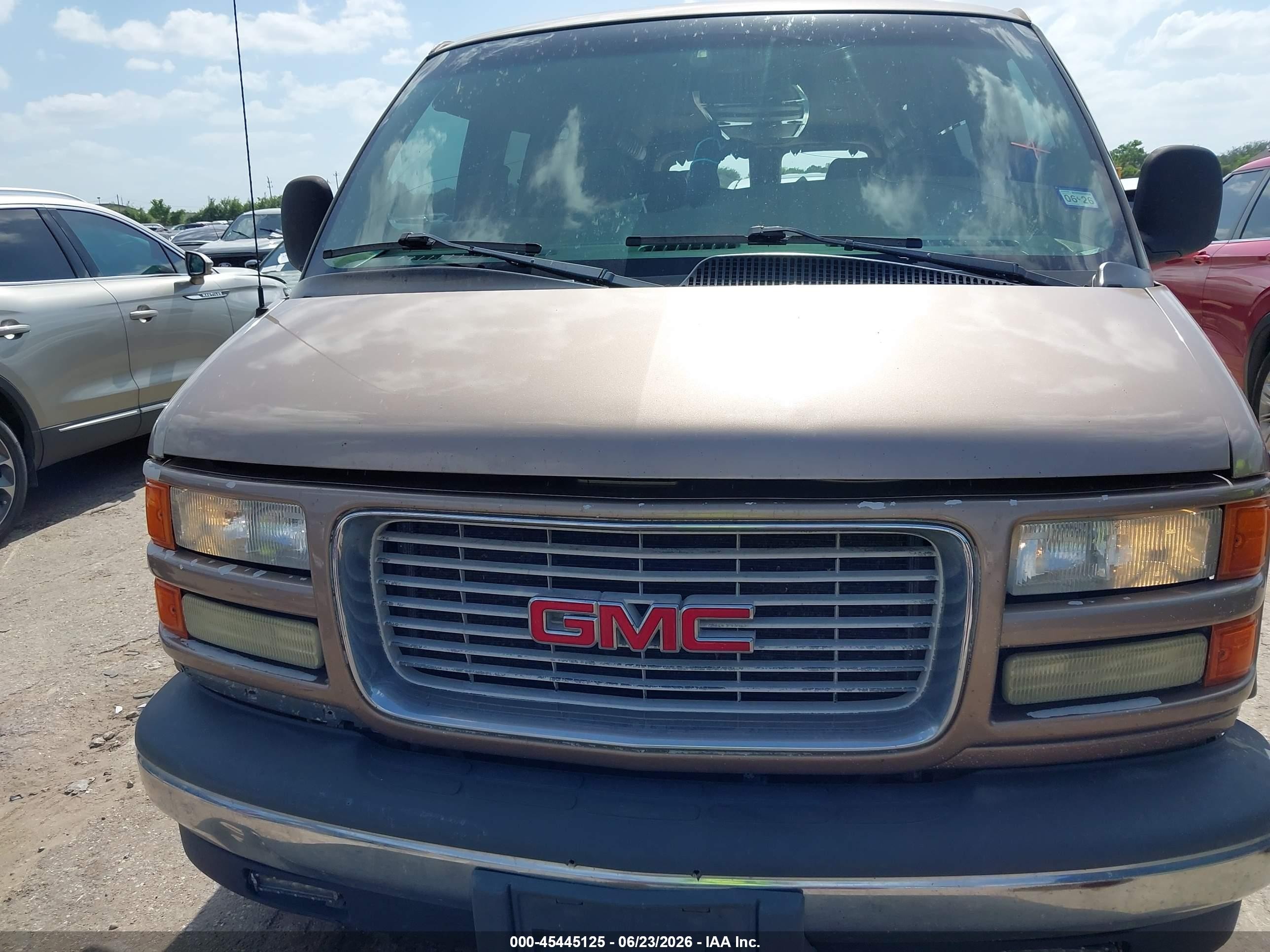 2002 Gmc Savana Passenger Standard Gold vin: 1GDFG15M921208703