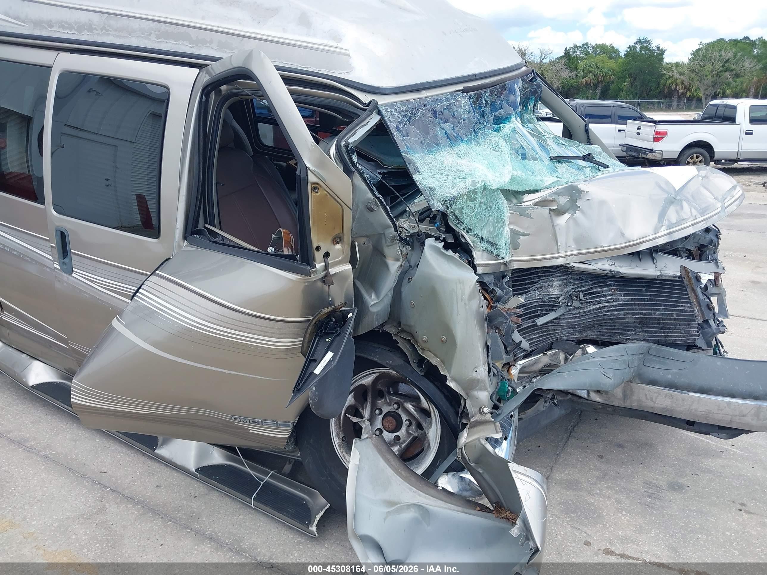 2001 Gmc Savana Upfitter Бежевый vin: 1GDFG15R011118009