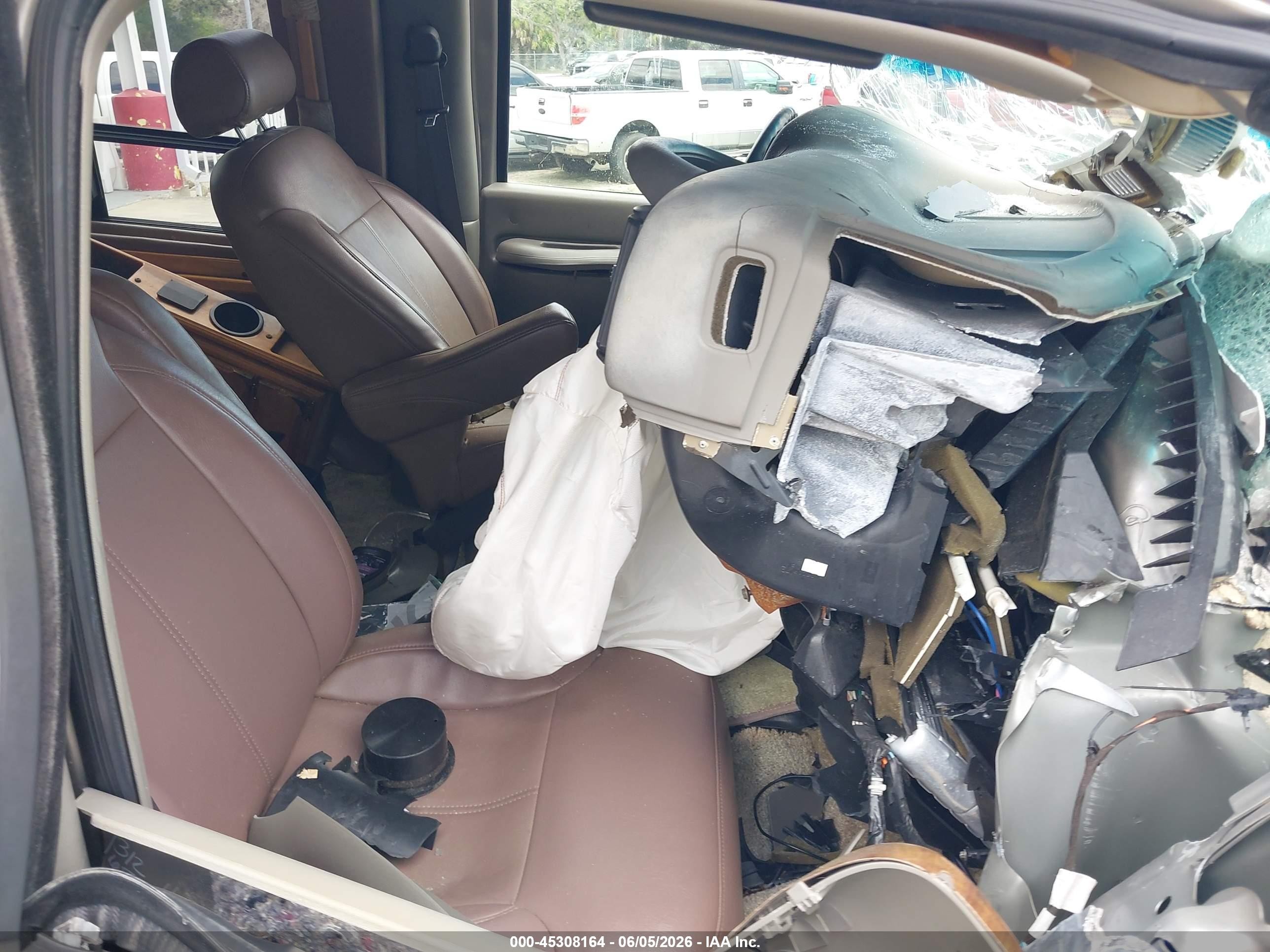 2001 Gmc Savana Upfitter Бежевый vin: 1GDFG15R011118009