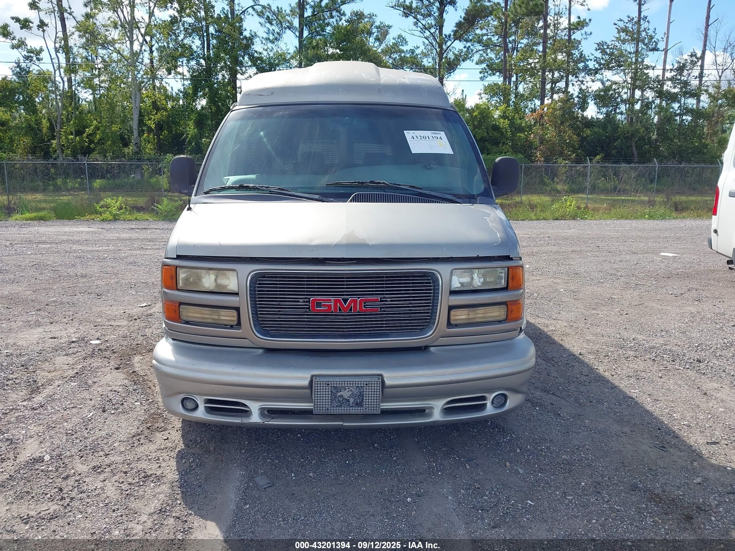 2002 Gmc Savana Standard Brown vin: 1GDFG15R121188605