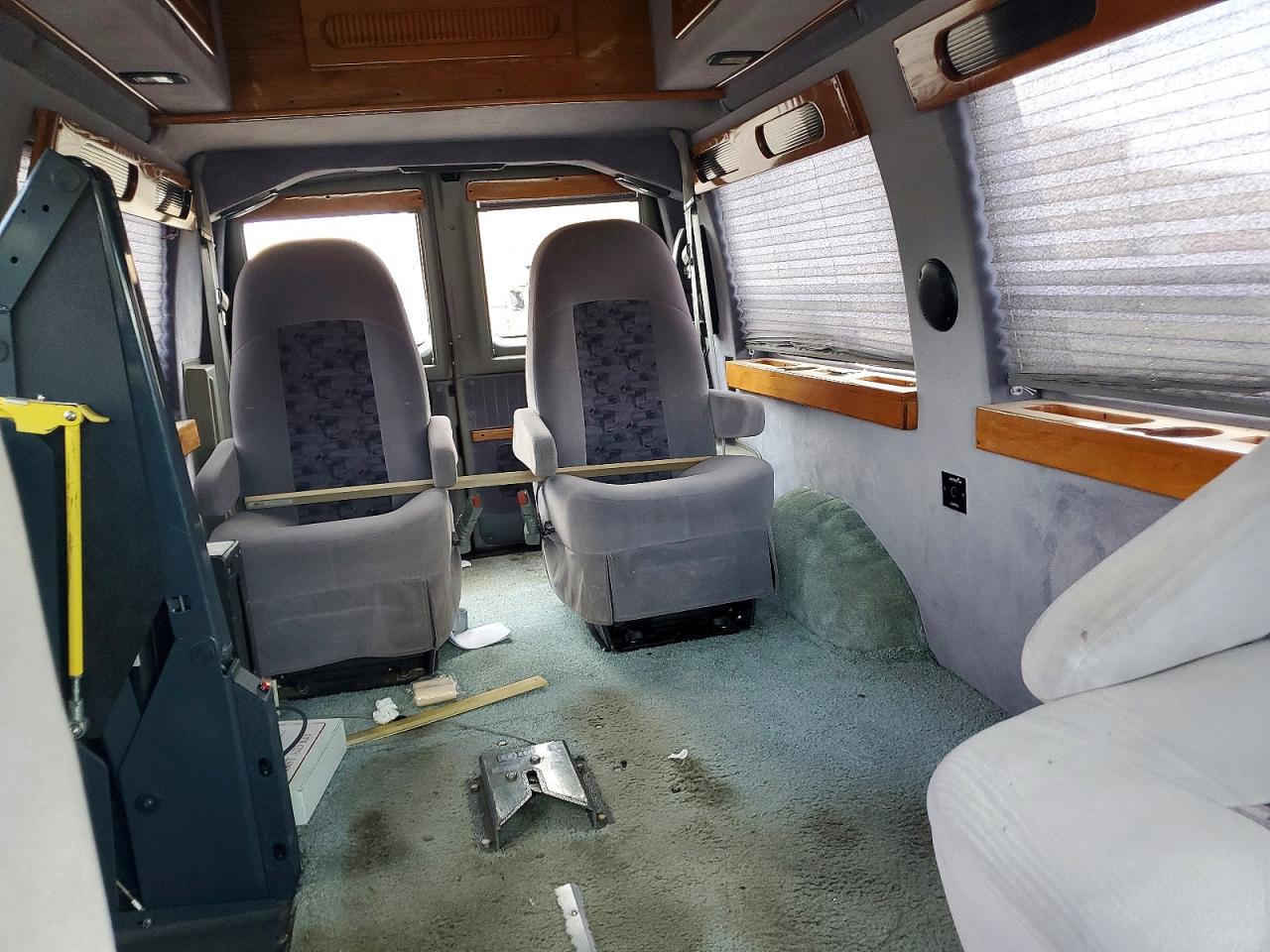 1999 Gmc Savana Rv G1500 Burgundy vin: 1GDFG15R1X1070545