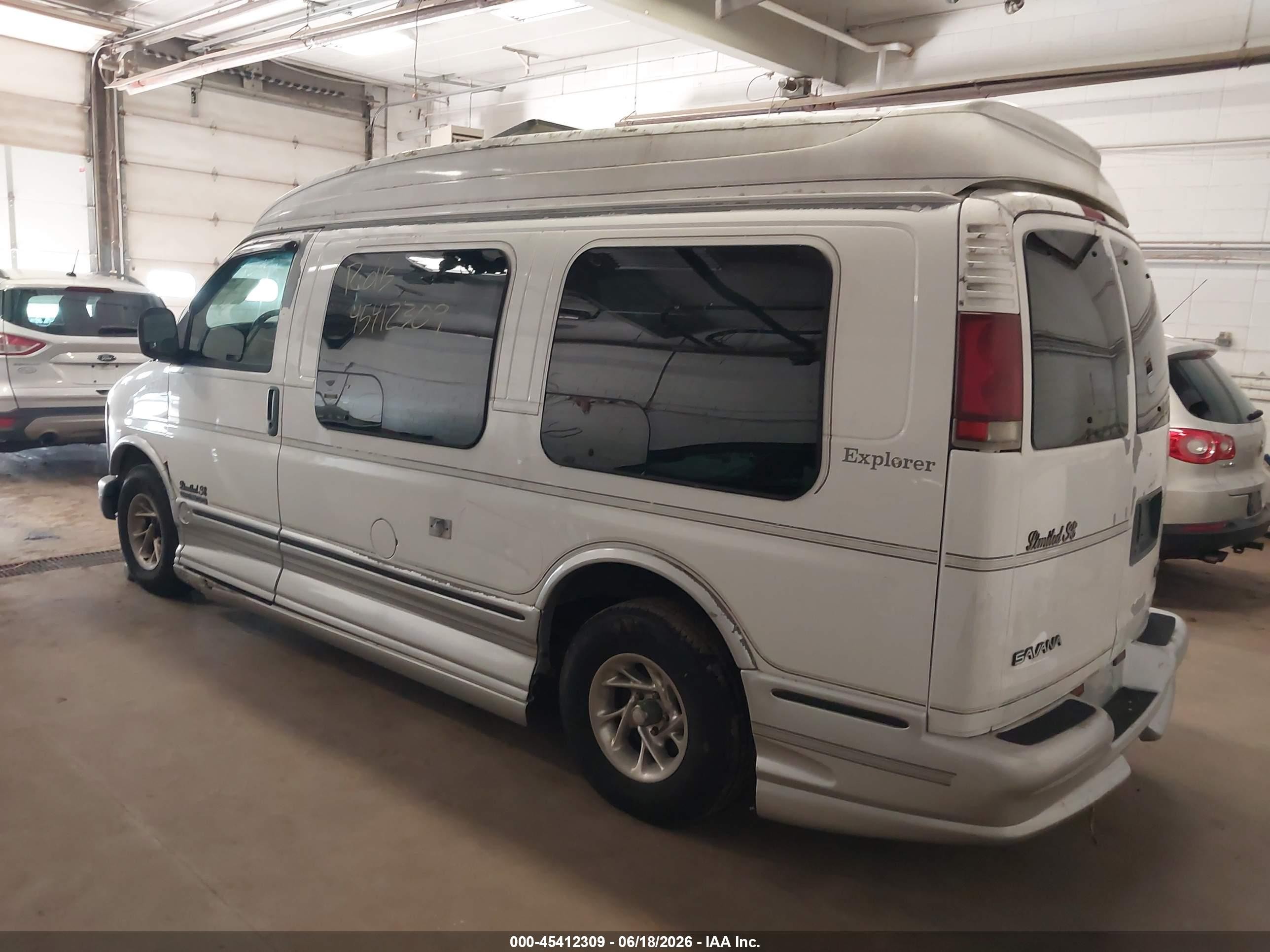 2000 Gmc Savana Rv White vin: 1GDFG15R1Y1260122